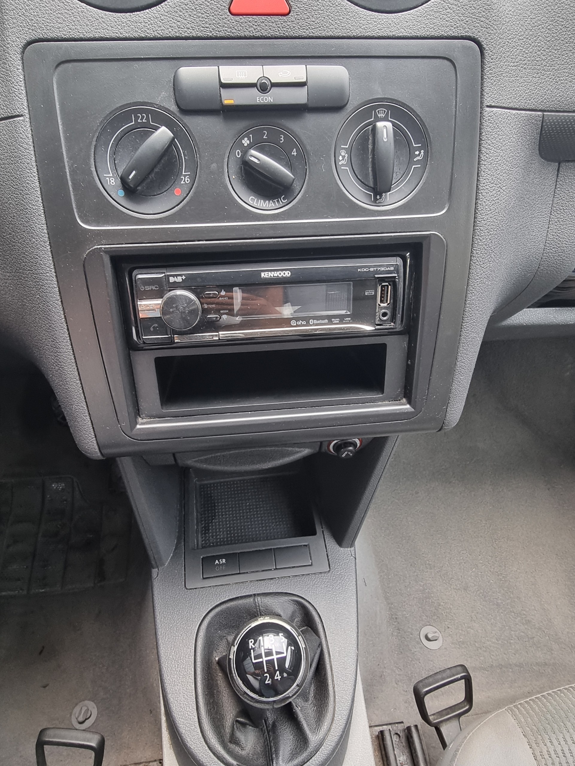 VW Caddy Life 1.6-image-12