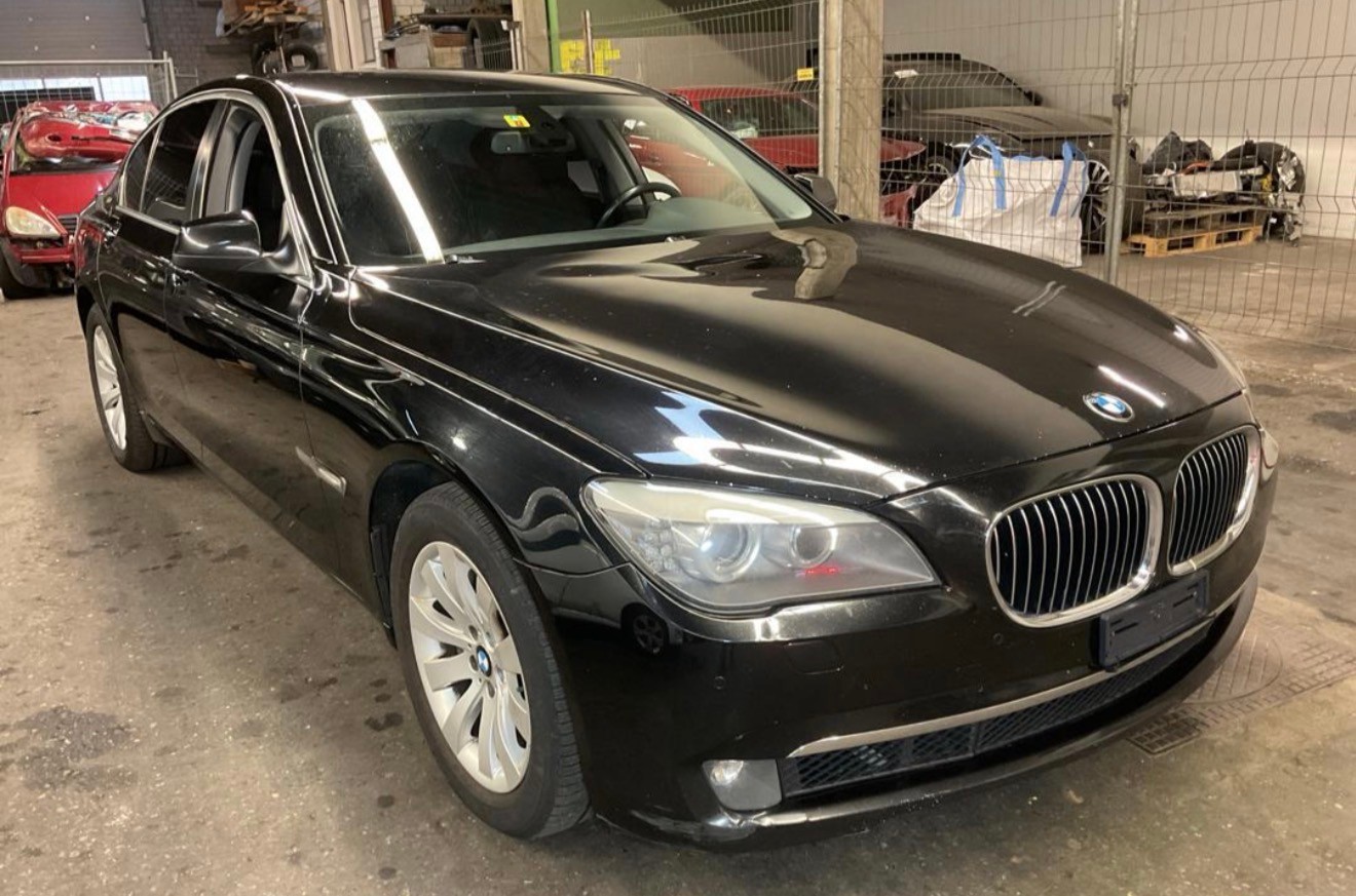 BMW 730