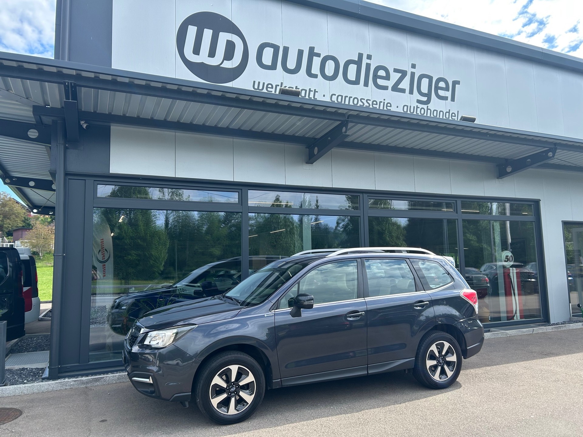 SUBARU Forester 2.0i Swiss