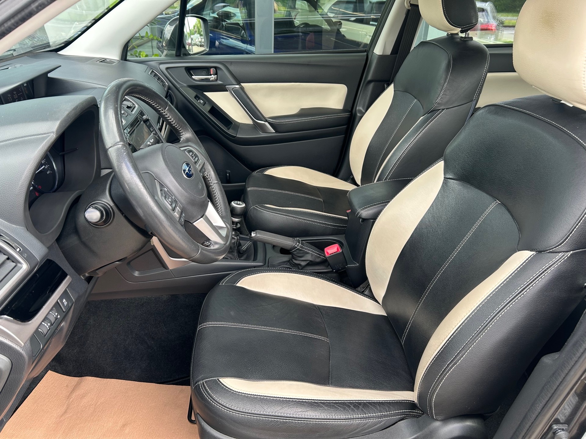 SUBARU Forester 2.0i Swiss-image-10