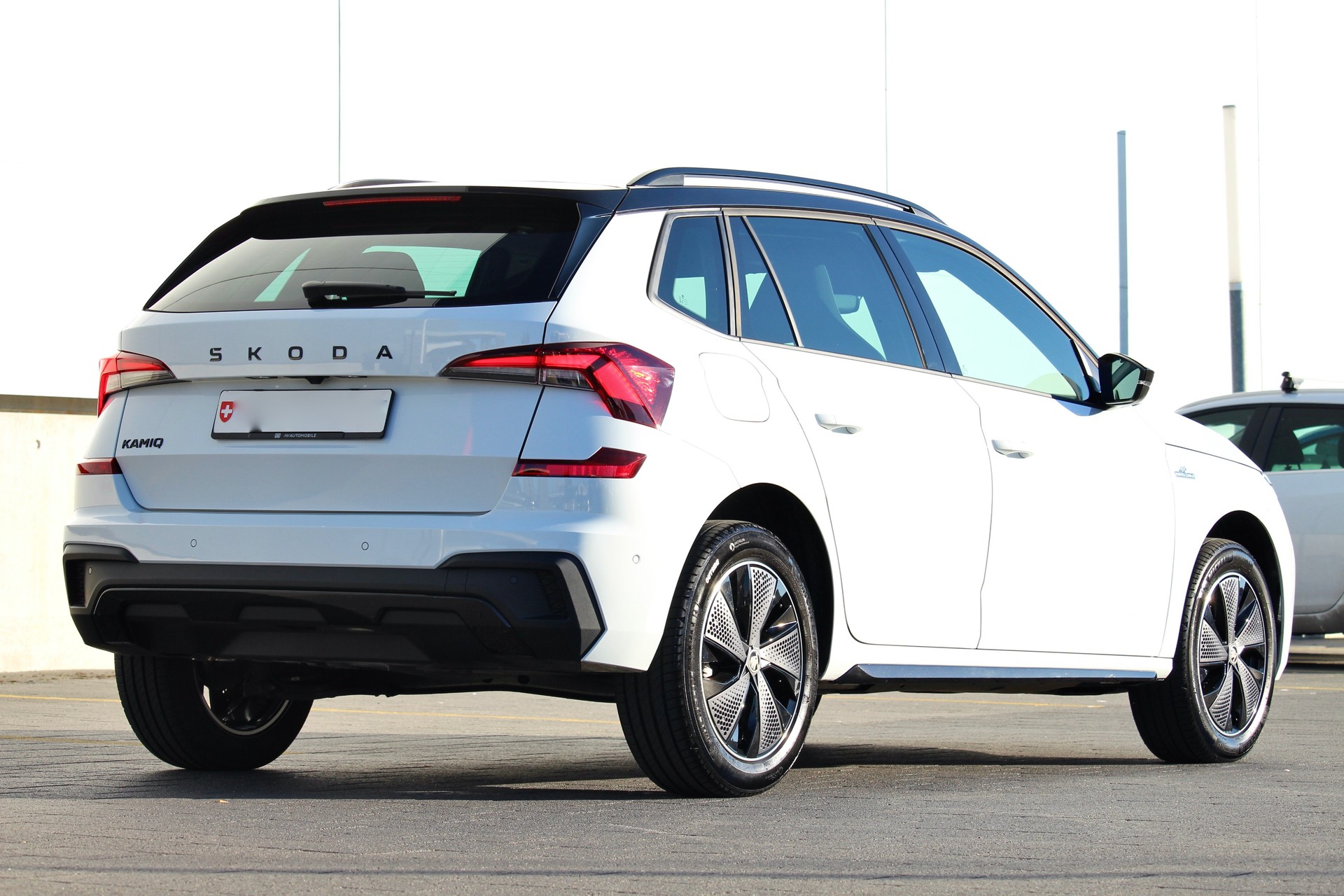 SKODA Kamiq 1.5 TSI Monte Carlo DSG 150PS *Facelift Model *Panorama-Glasdach *5 jahre Werks-Garantie *elektr. Heckklappe *elektr. AHK-image-6