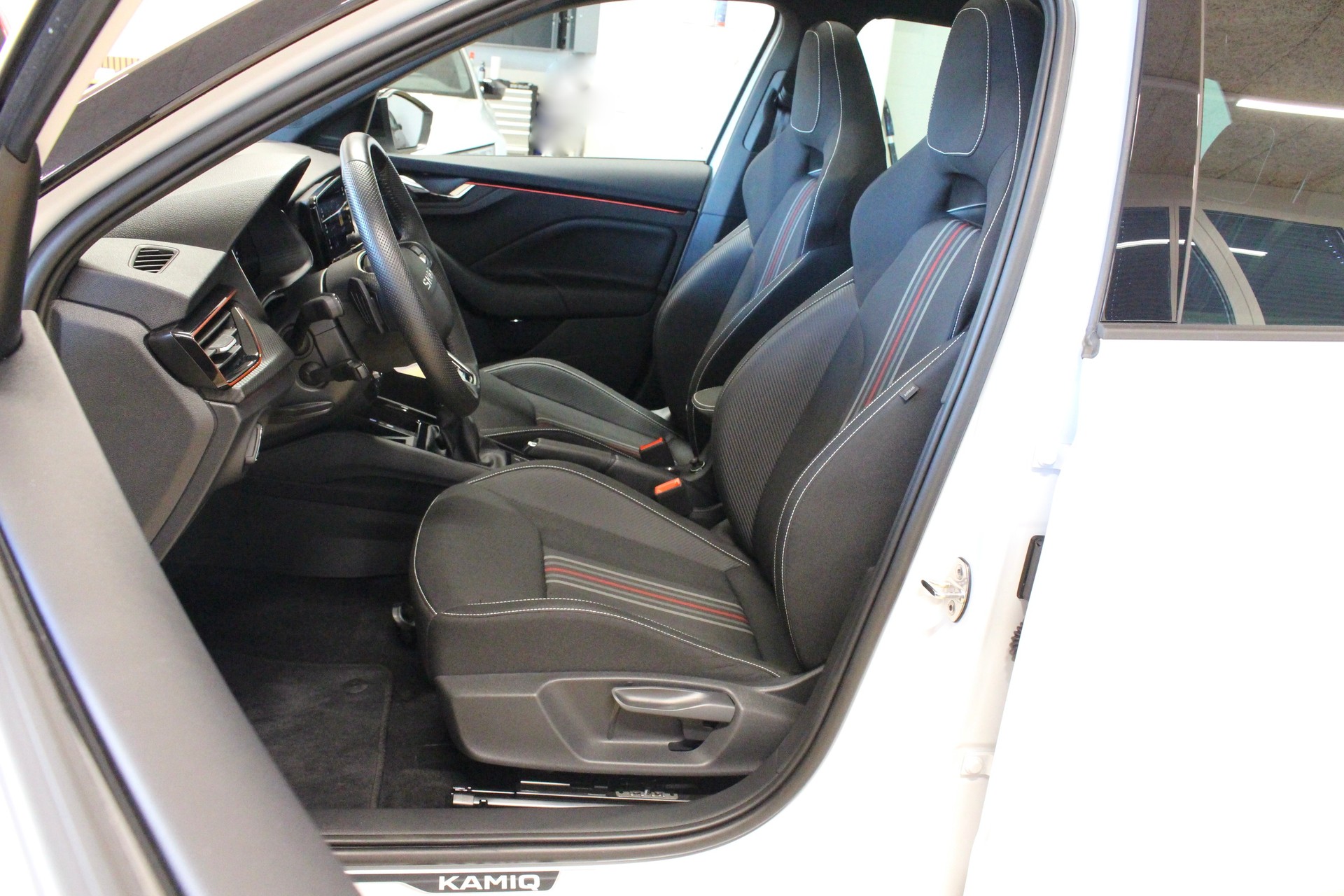 SKODA Kamiq 1.5 TSI Monte Carlo DSG 150PS *Facelift Model *Panorama-Glasdach *5 jahre Werks-Garantie *elektr. Heckklappe *elektr. AHK-image-13