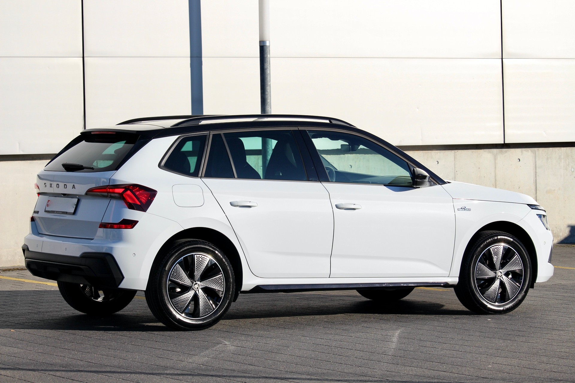 SKODA Kamiq 1.5 TSI Monte Carlo DSG 150PS *Facelift Model *Panorama-Glasdach *5 jahre Werks-Garantie *elektr. Heckklappe *elektr. AHK-image-5