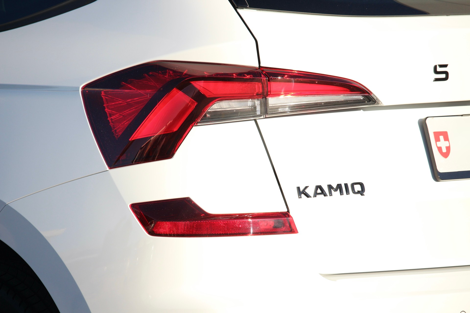 SKODA Kamiq 1.5 TSI Monte Carlo DSG 150PS *Facelift Model *Panorama-Glasdach *5 jahre Werks-Garantie *elektr. Heckklappe *elektr. AHK-image-11