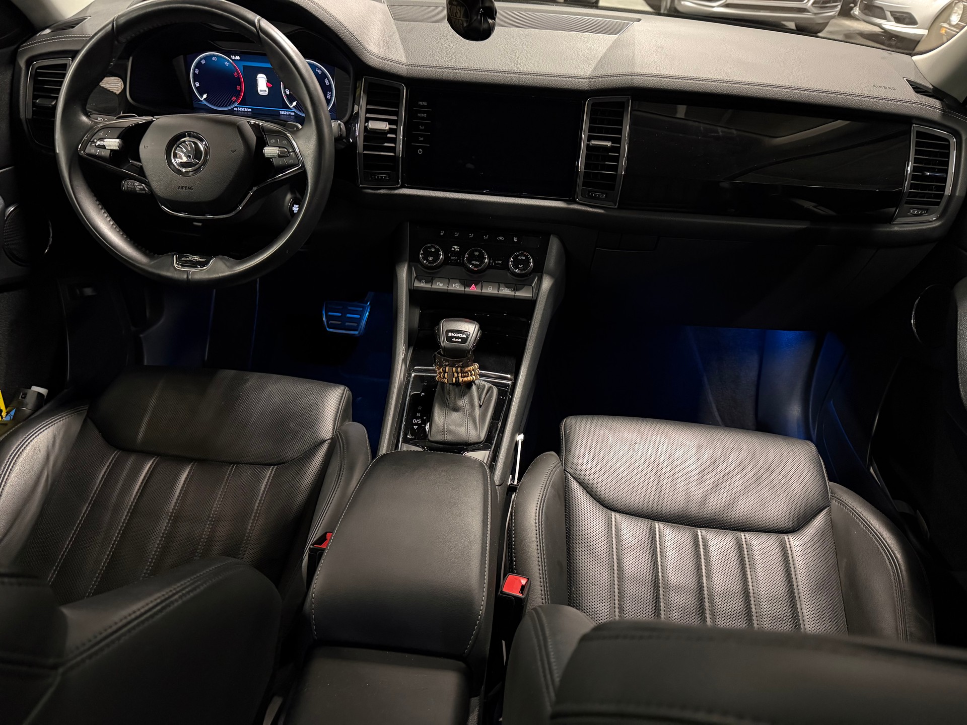 SKODA Kodiaq 2.0 TDI CR L&K 4x4 DSG-image-12