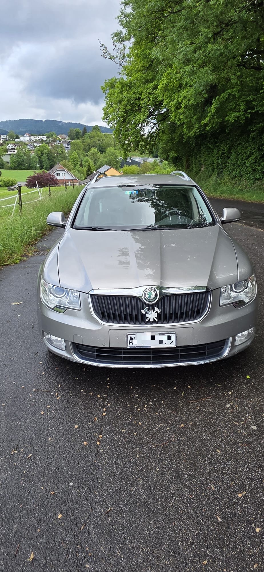 SKODA Superb Combi 2.0 TDi Elegance 4x4 DSG-image-1