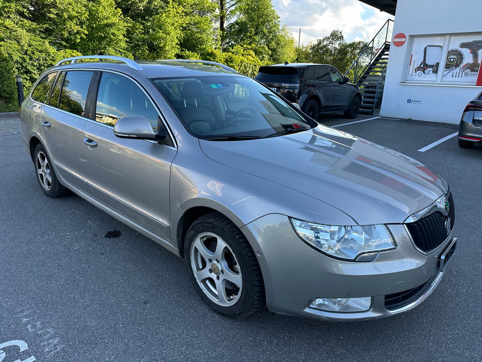 SKODA Superb Combi 2.0 TDi Elegance 4x4 DSG-image-2