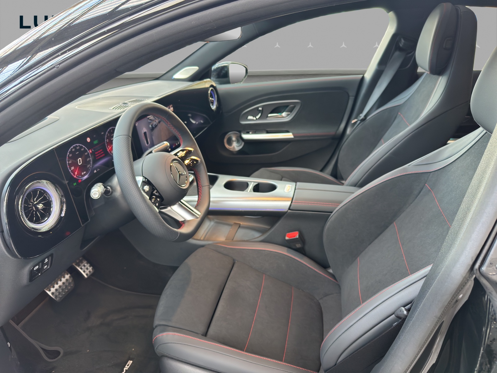 MERCEDES-BENZ CLA 220 8G-DCT 4Matic-image-7
