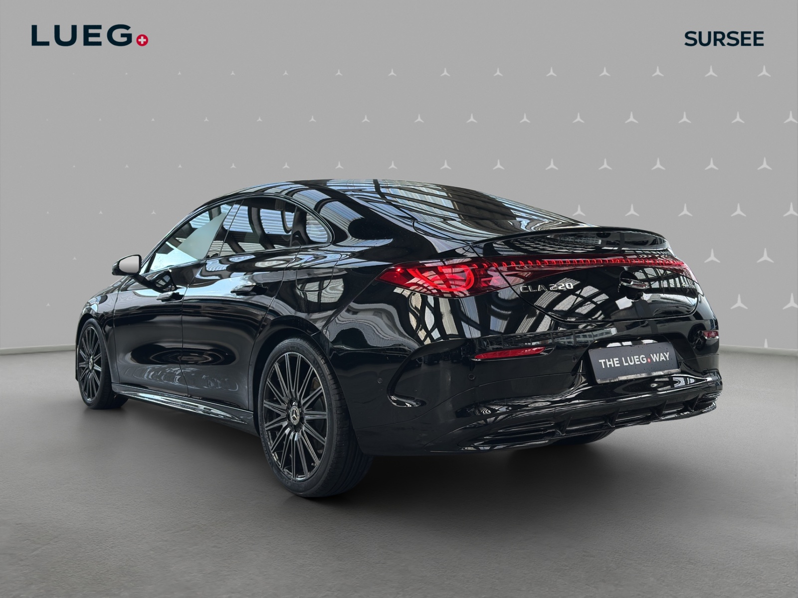 MERCEDES-BENZ CLA 220 8G-DCT 4Matic-image-2