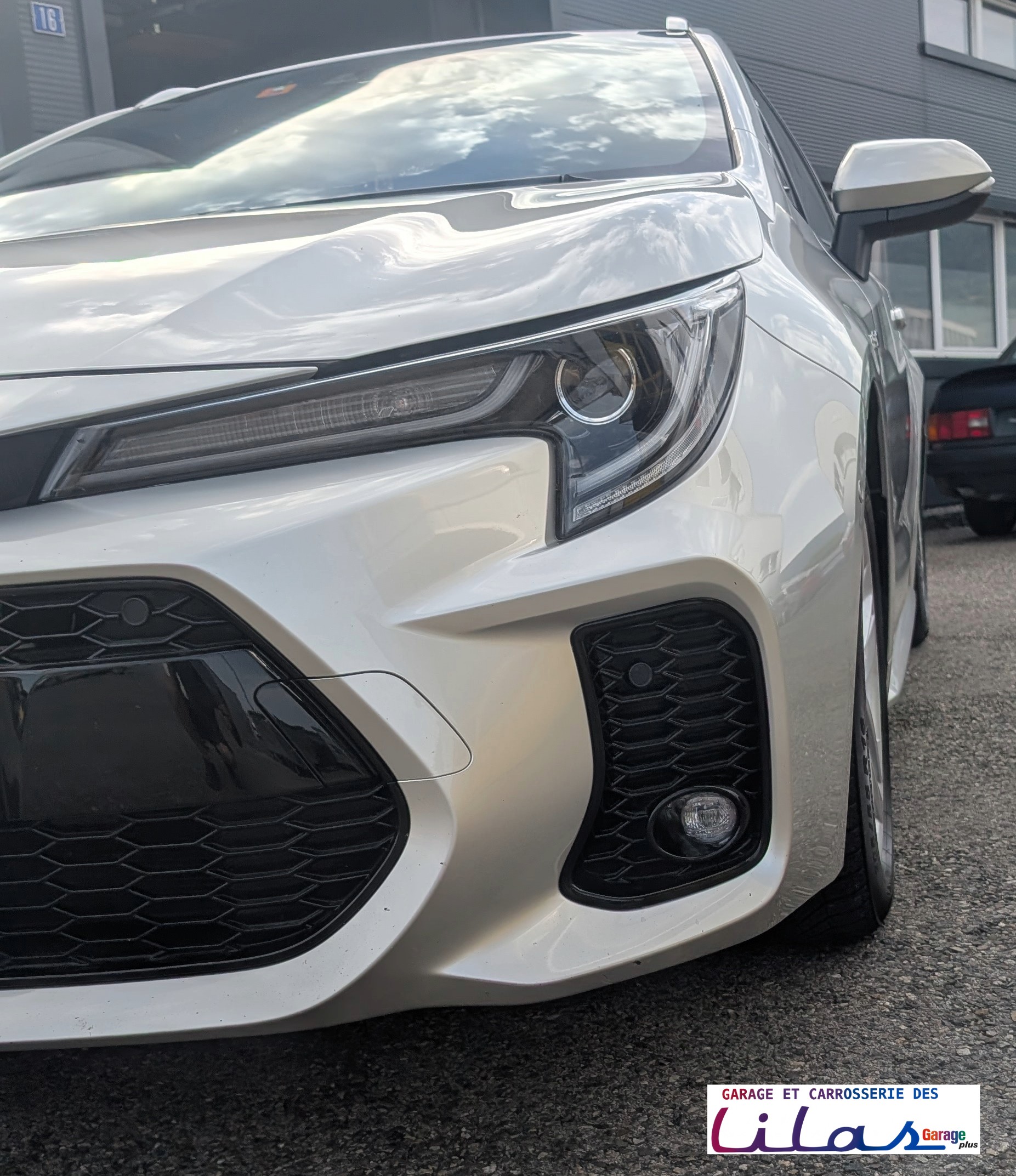 SUZUKI Swace 1.8 Hybrid Compact+ E-CVT-showroom-element-3