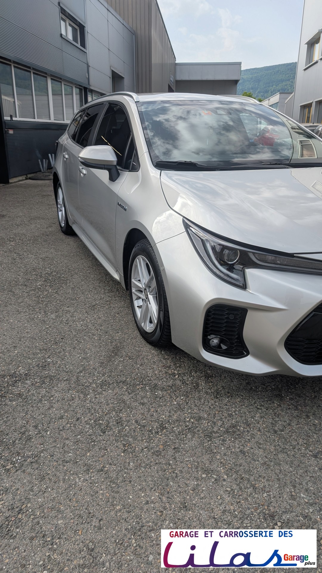 SUZUKI Swace 1.8 Hybrid Compact+ E-CVT-showroom-element-1