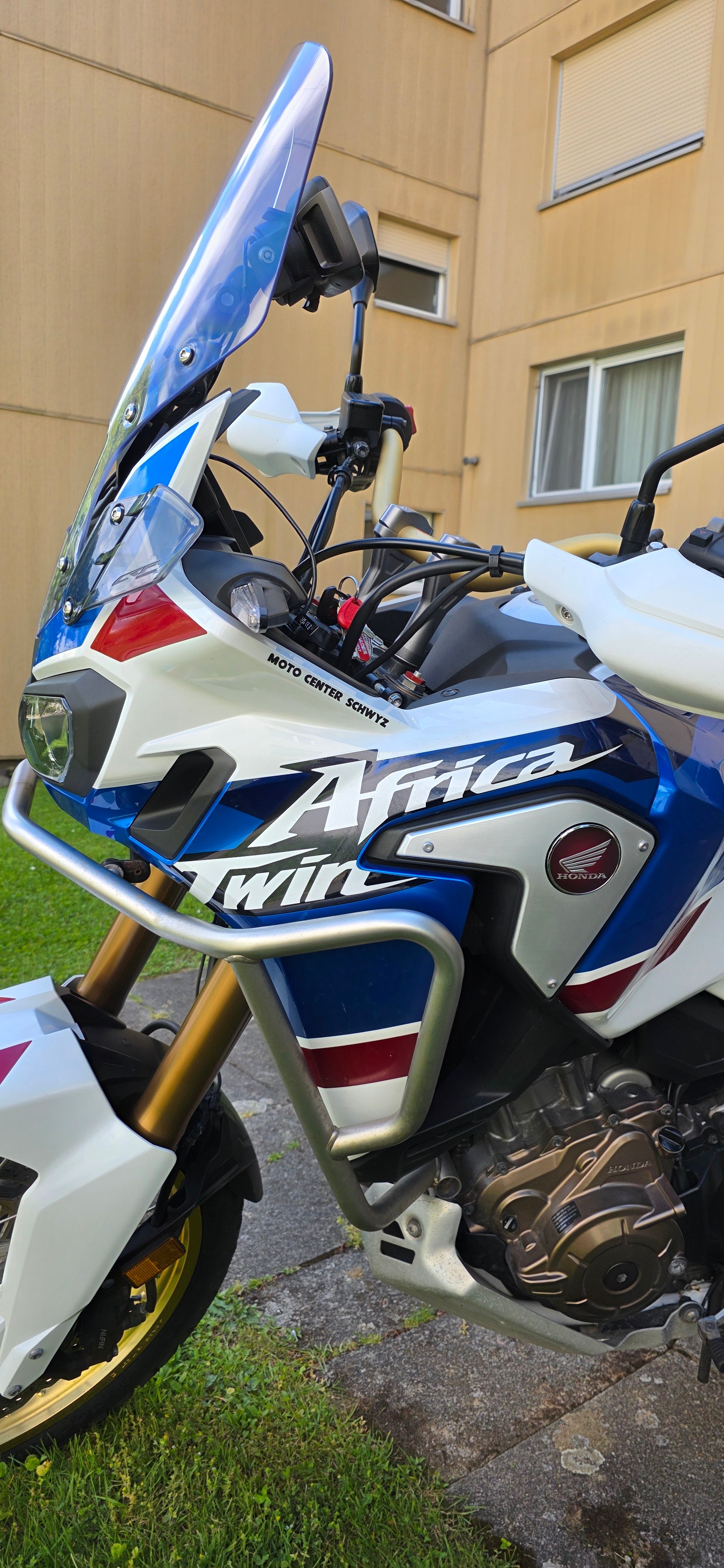 HONDA CRF 1000A Adventure Africa Twin-image-8