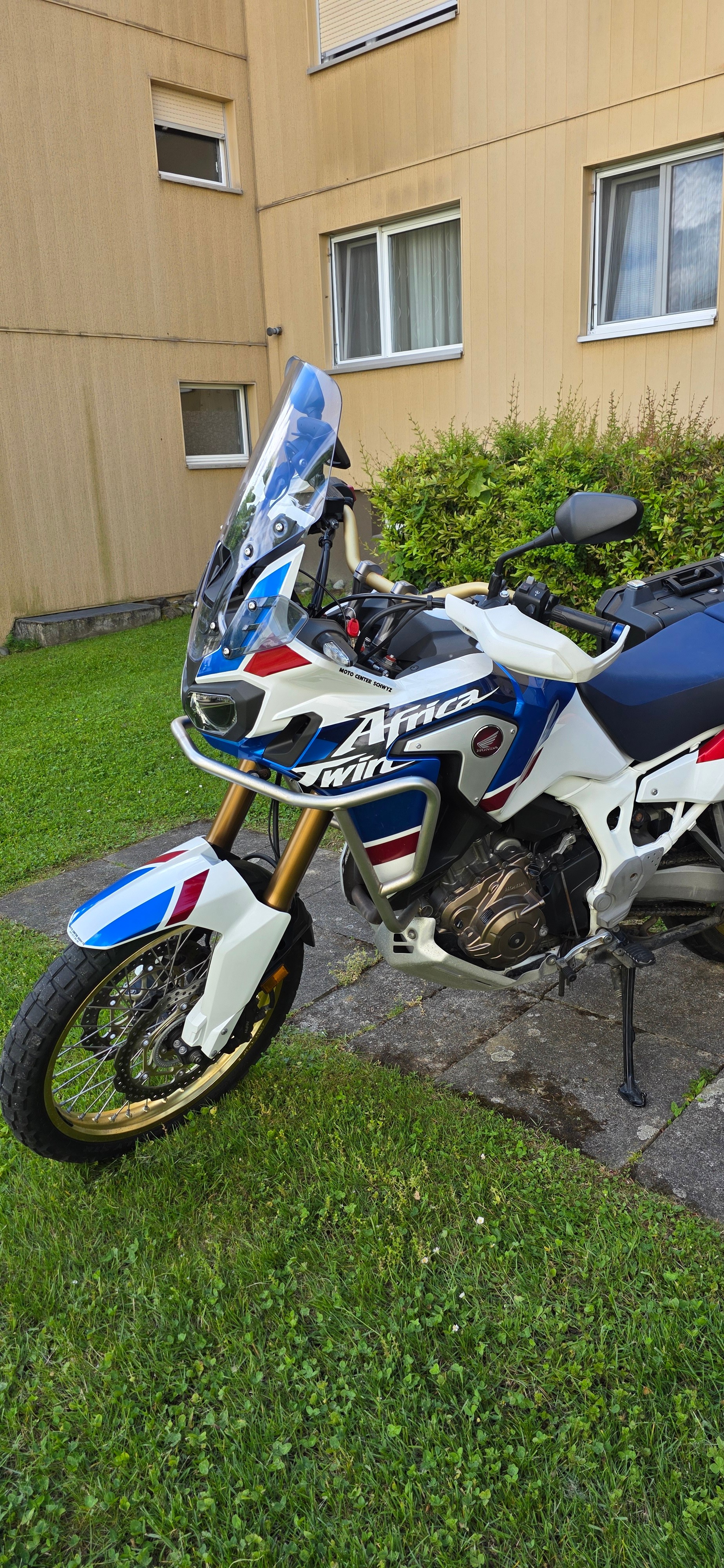 HONDA CRF 1000A Adventure Africa Twin-image-1