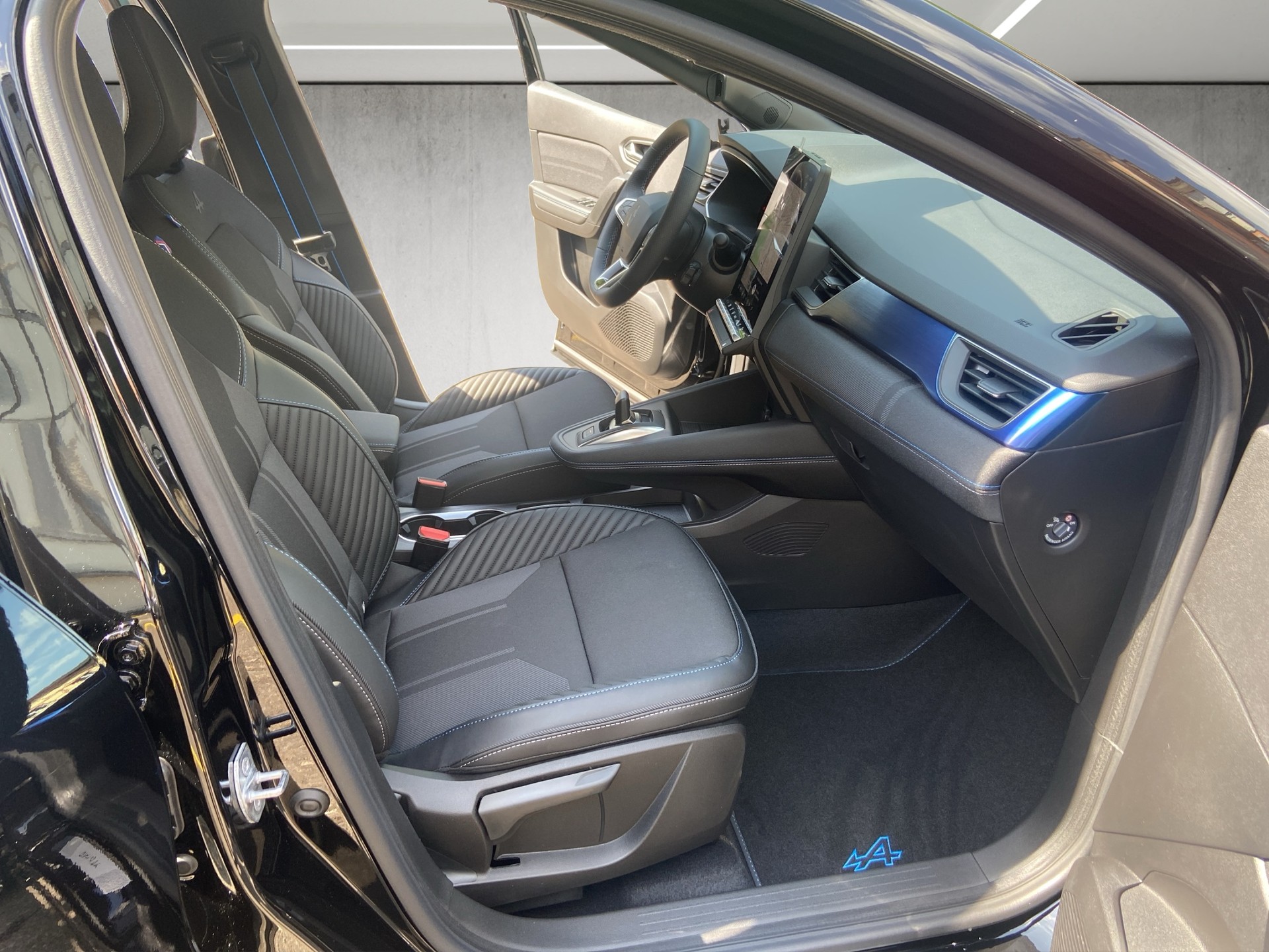 RENAULT Captur 1.8 E-Tech 160 Esprit Alpine DHT-image-12