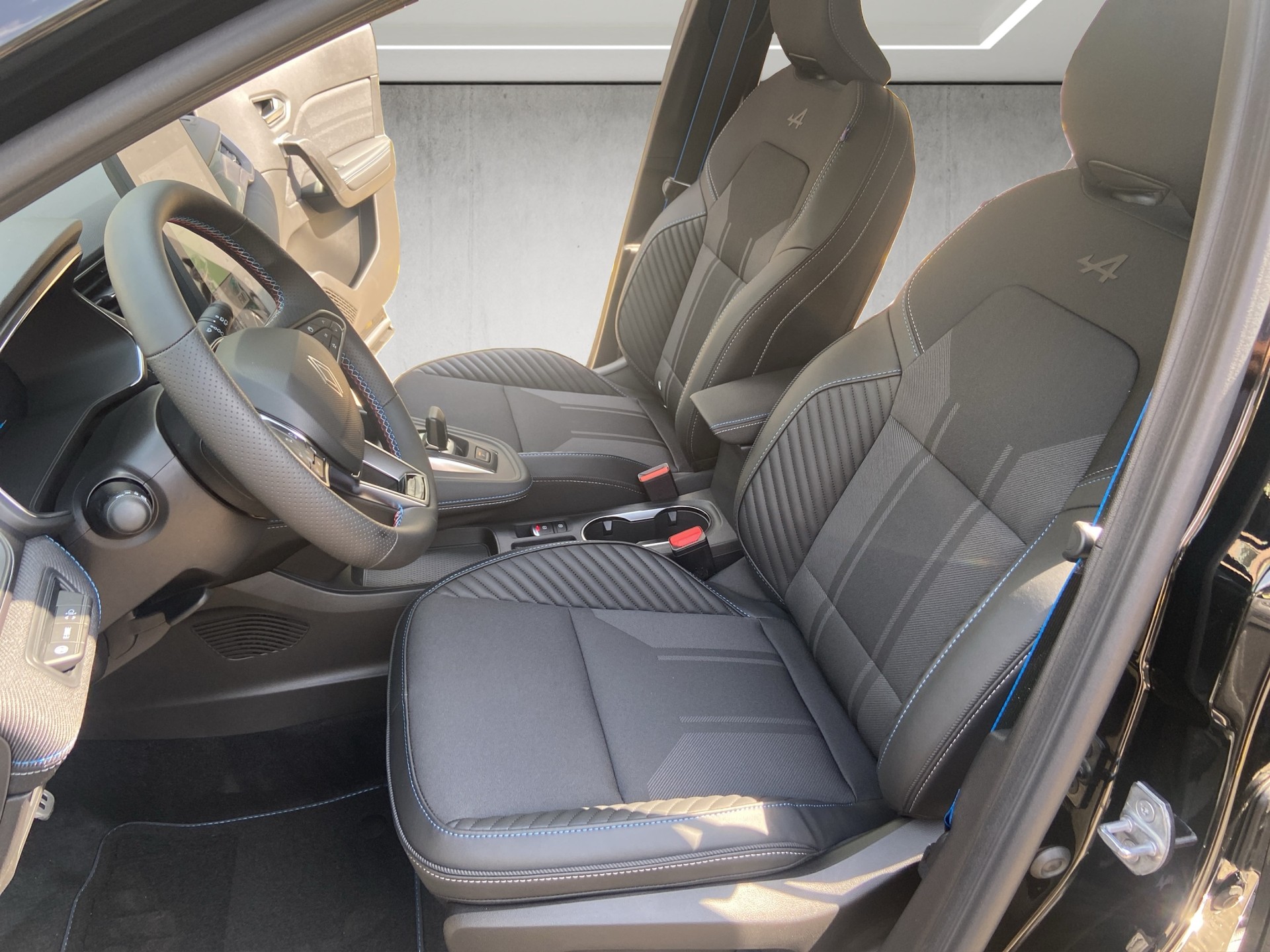 RENAULT Captur 1.8 E-Tech 160 Esprit Alpine DHT-image-10