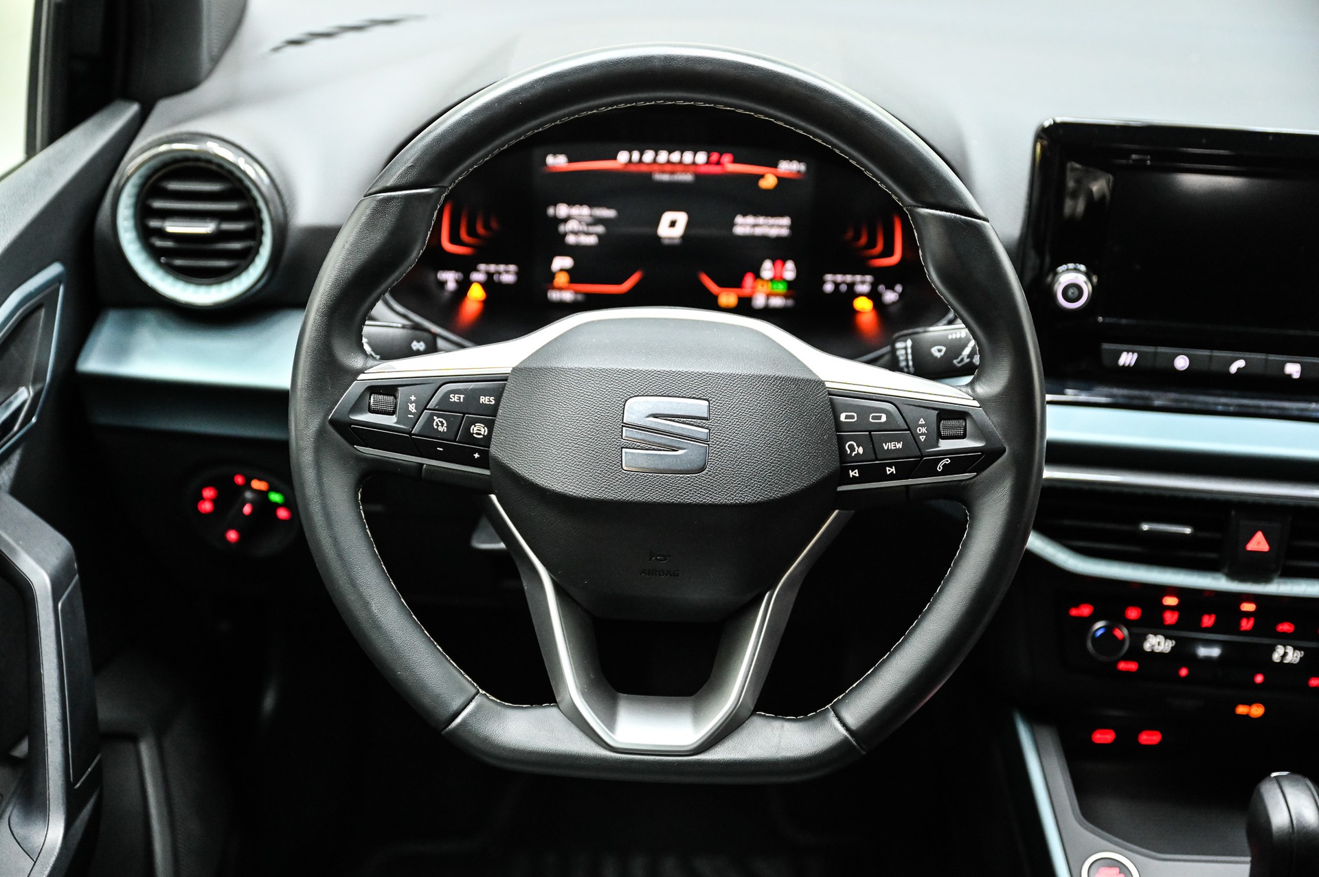 SEAT Arona 1.0 TSI 110 Style DSG-image-18