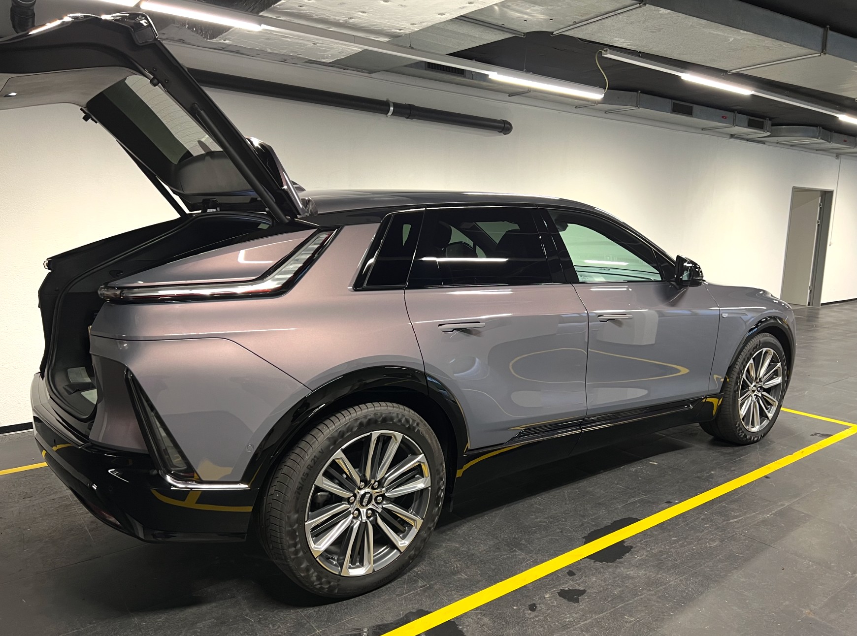 CADILLAC Lyriq Sport 102 kWh AWD-image-1