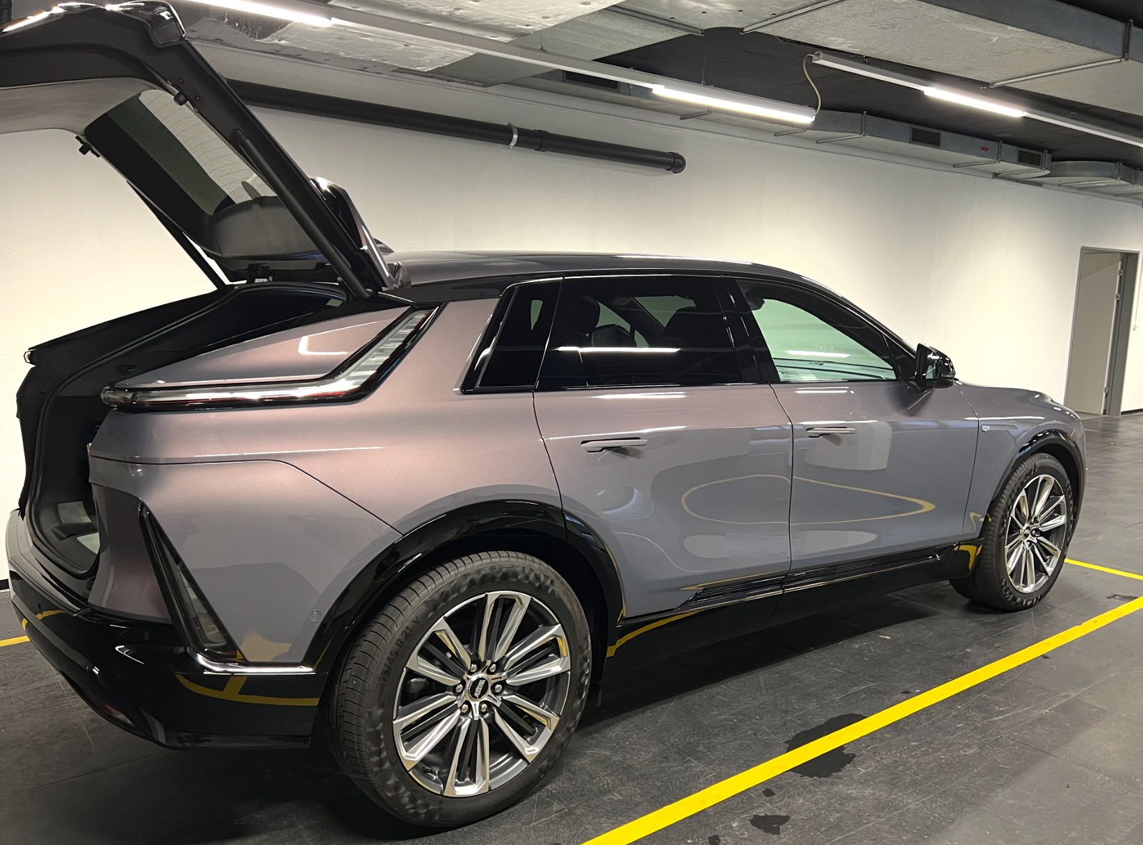 CADILLAC Lyriq Sport 102 kWh AWD-image-4