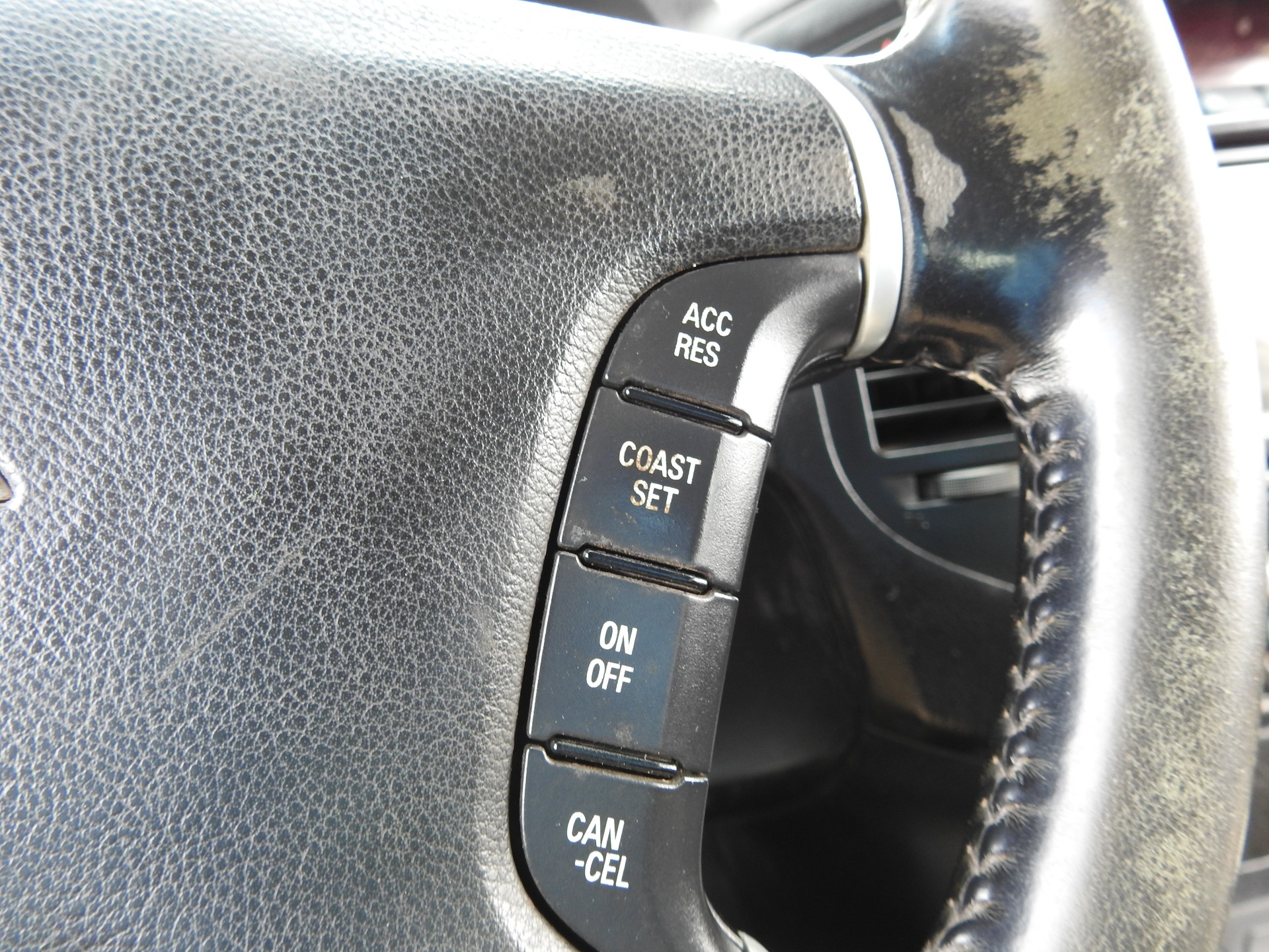 MITSUBISHI Pajero 3.2 DI-D Swiss Edition Automatic-image-24