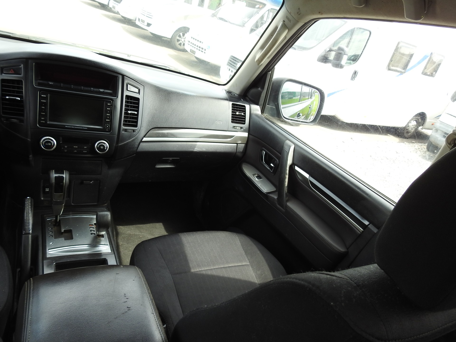 MITSUBISHI Pajero 3.2 DI-D Swiss Edition Automatic-image-18