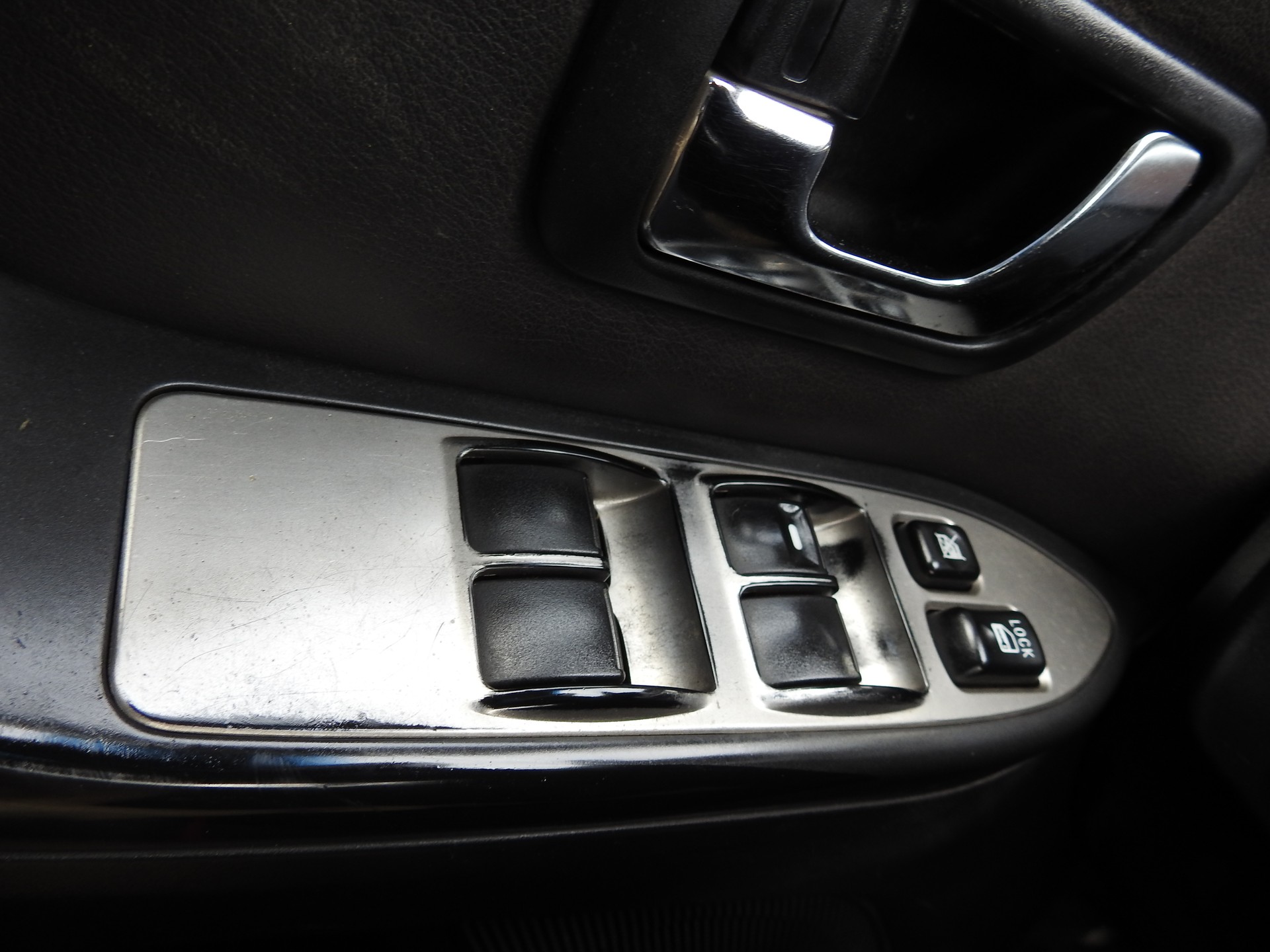 MITSUBISHI Pajero 3.2 DI-D Swiss Edition Automatic-image-22