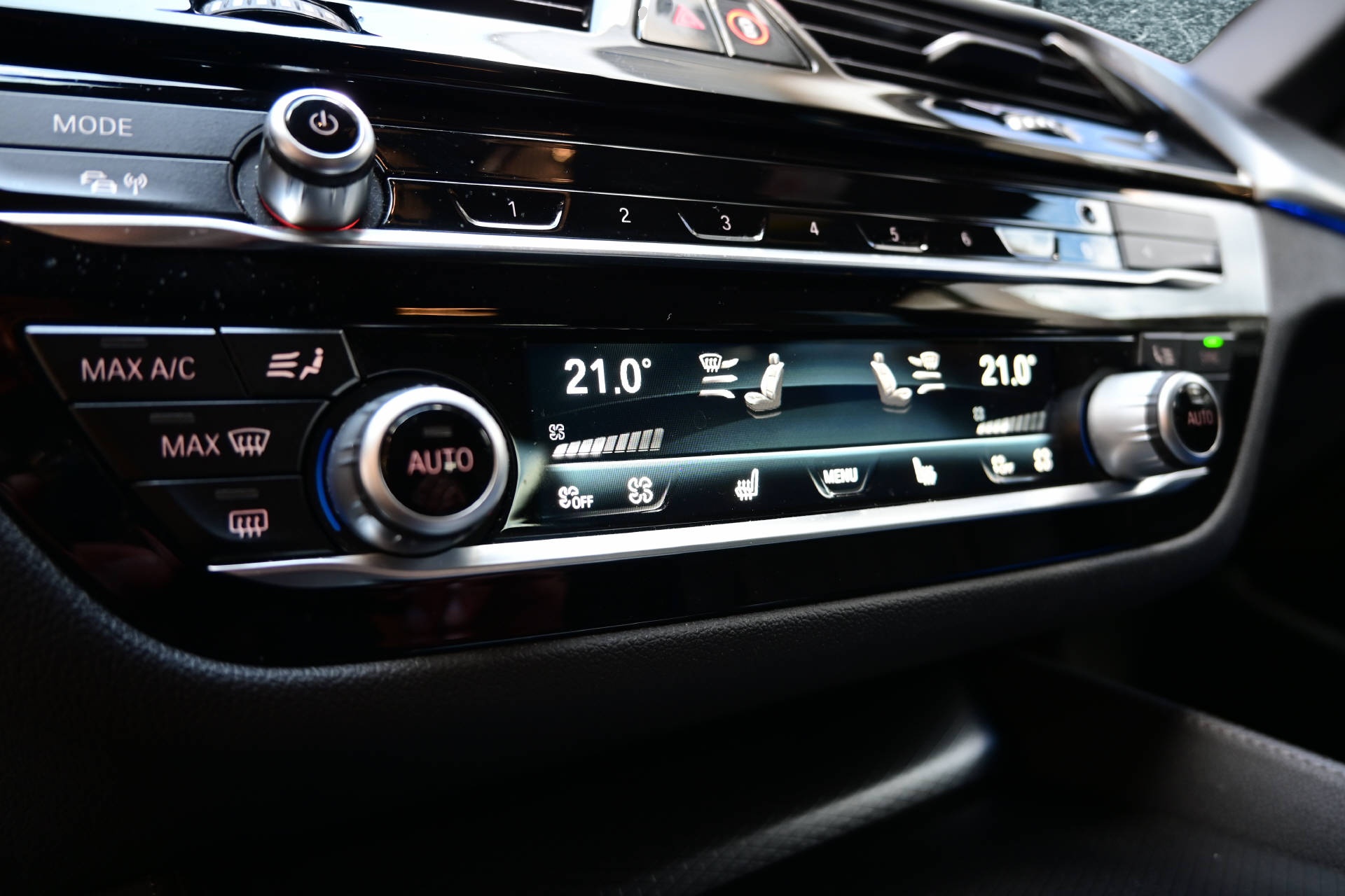 BMW 540d xDrive Touring *M-Sport*H&K*HUD*Laser Light*-image-21