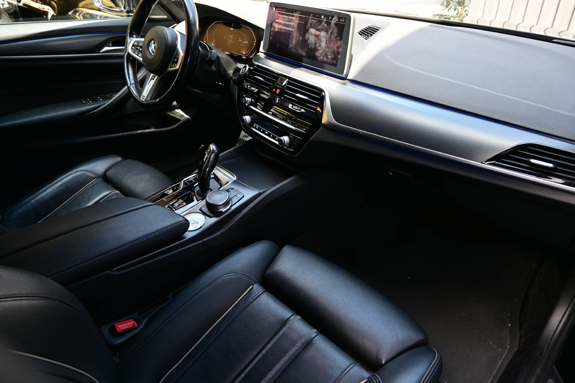 BMW 540d xDrive Touring *M-Sport*H&K*HUD*Laser Light*-image-16