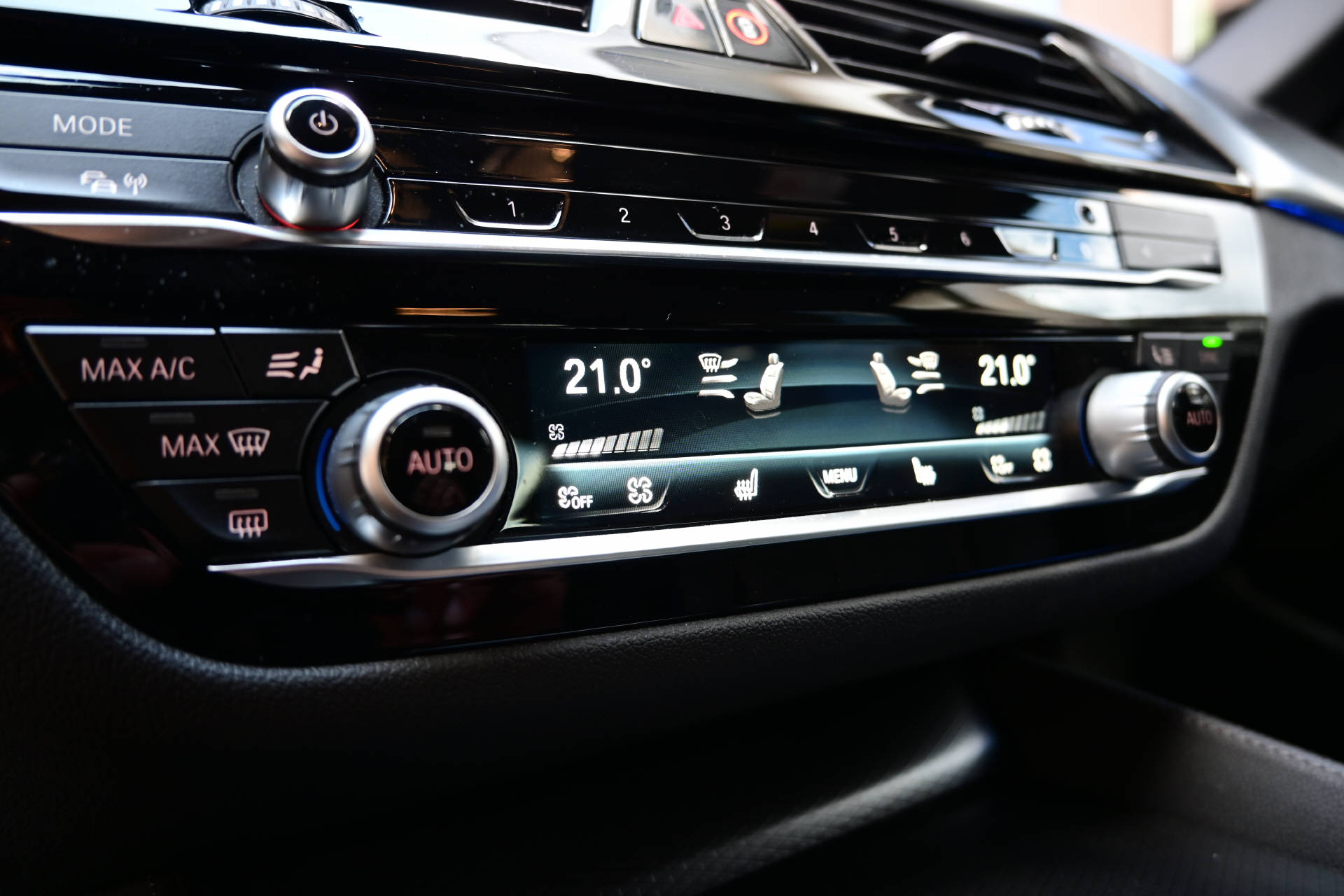 BMW 540d xDrive Touring *M-Sport*H&K*HUD*Laser Light*-image-21