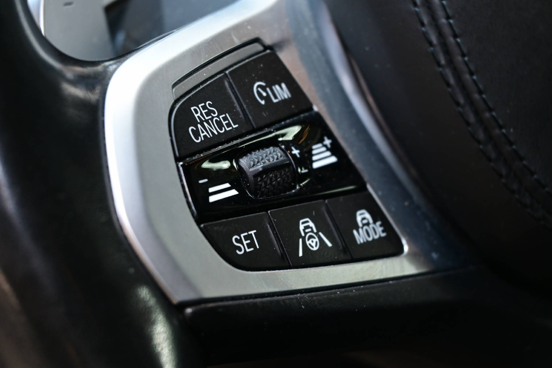 BMW 540d xDrive Touring *M-Sport*H&K*HUD*Laser Light*-image-12