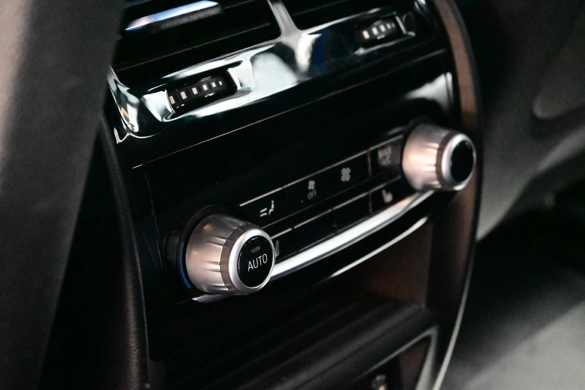 BMW 540d xDrive Touring *M-Sport*H&K*HUD*Laser Light*-image-14