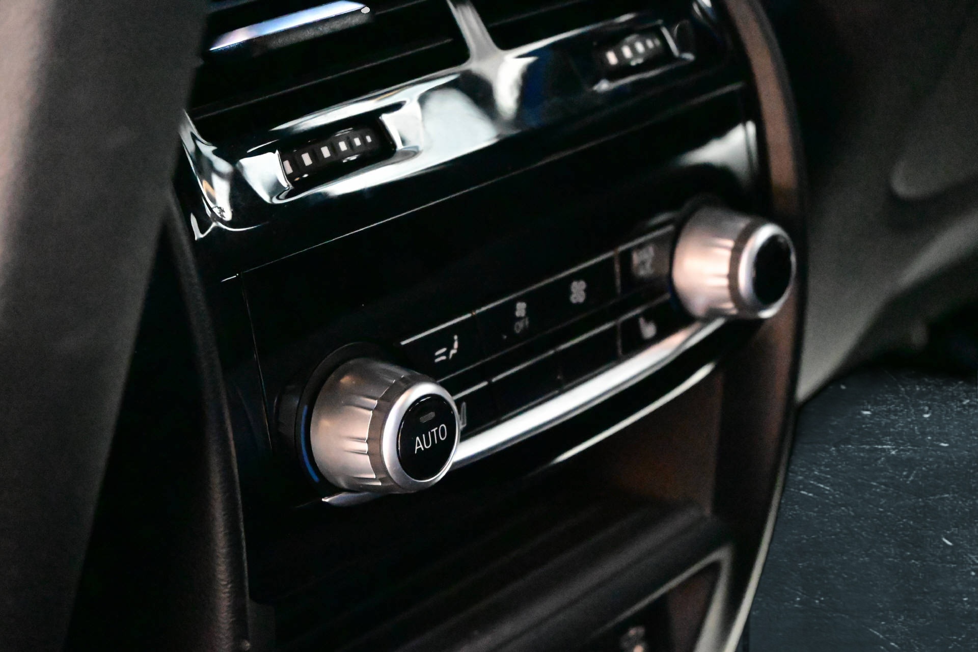 BMW 540d xDrive Touring *M-Sport*H&K*HUD*Laser Light*-image-14