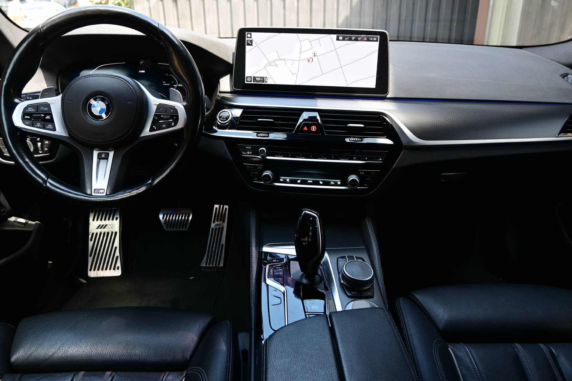 BMW 540d xDrive Touring *M-Sport*H&K*HUD*Laser Light*-image-8