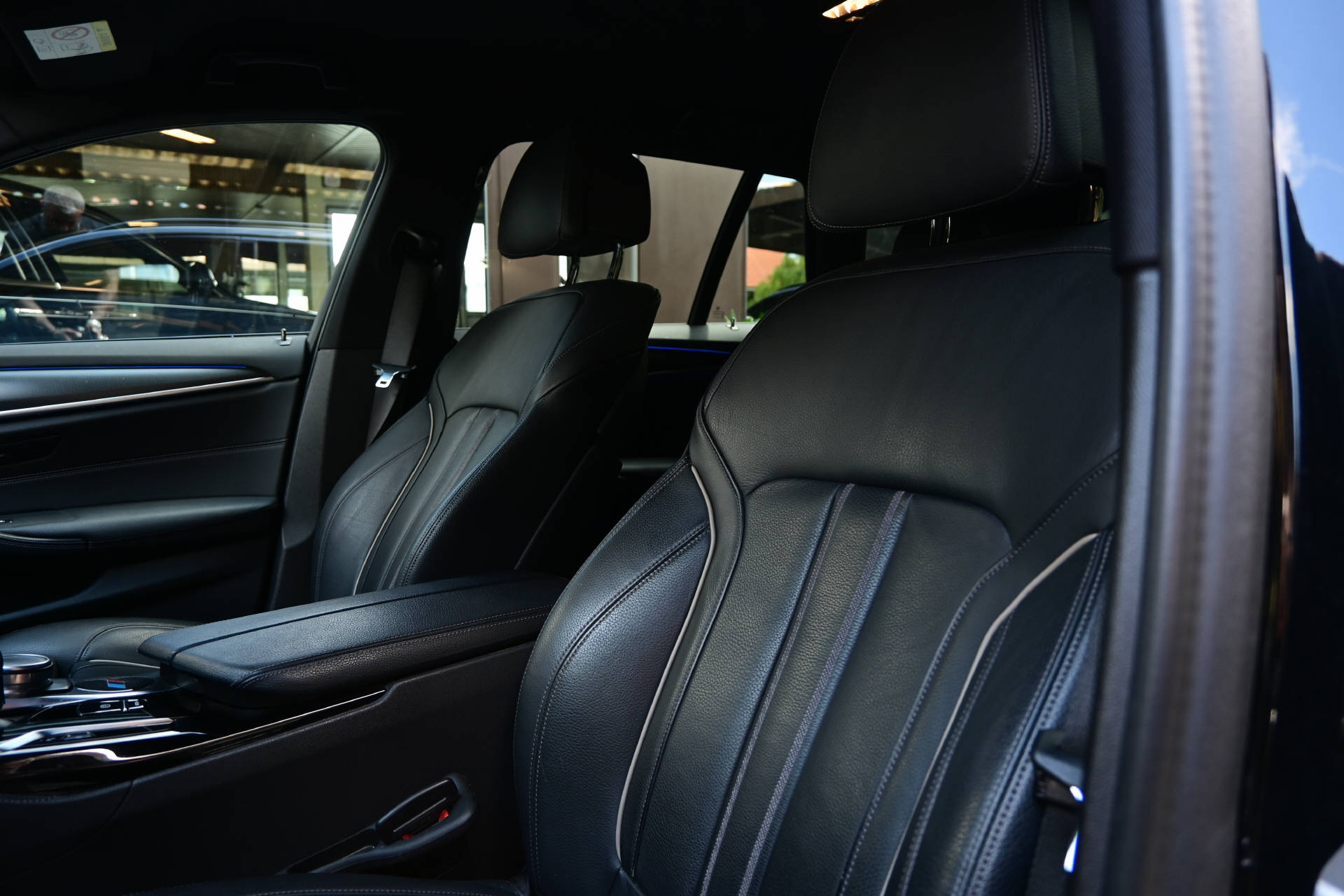 BMW 540d xDrive Touring *M-Sport*H&K*HUD*Laser Light*-image-9