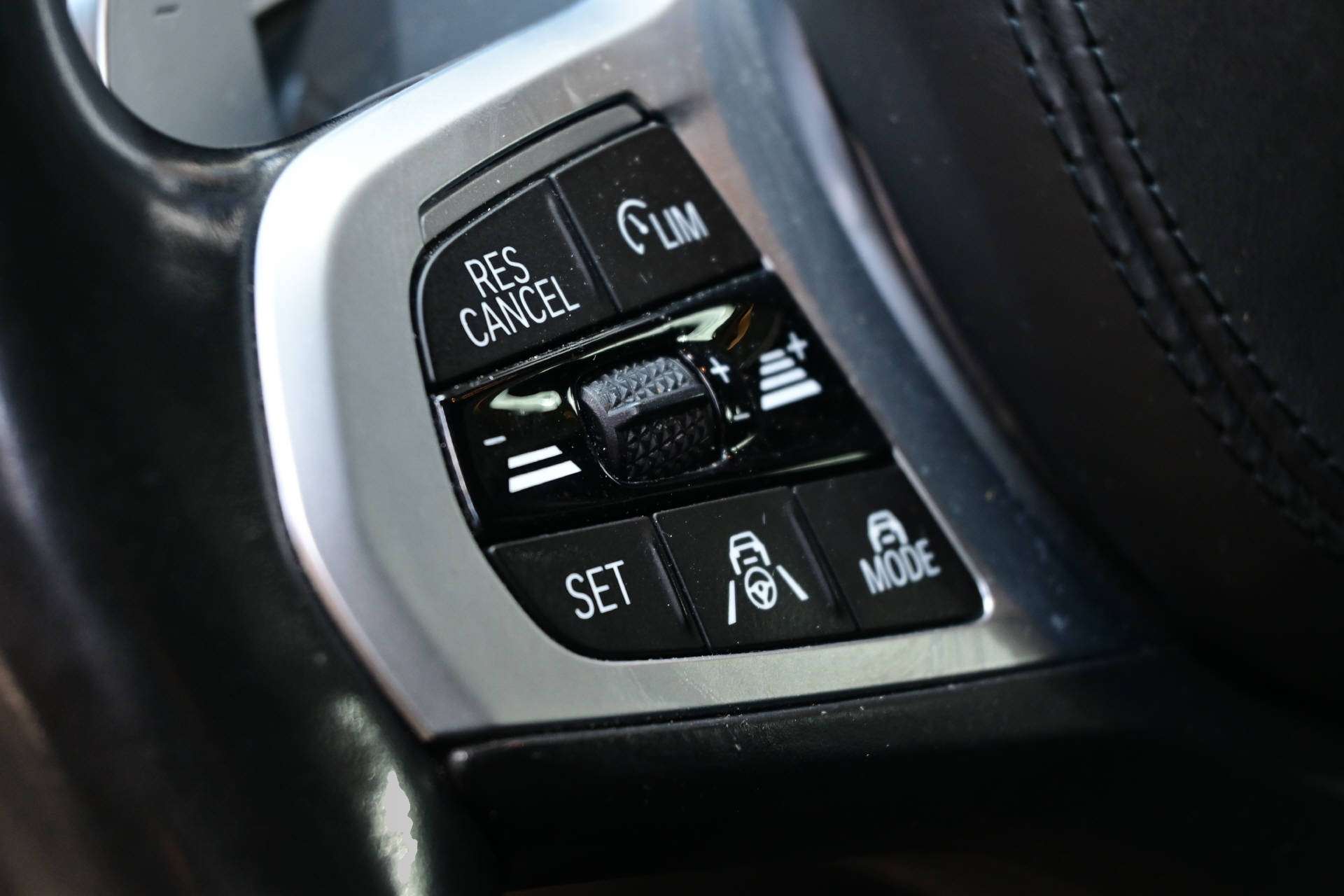 BMW 540d xDrive Touring *M-Sport*H&K*HUD*Laser Light*-image-12