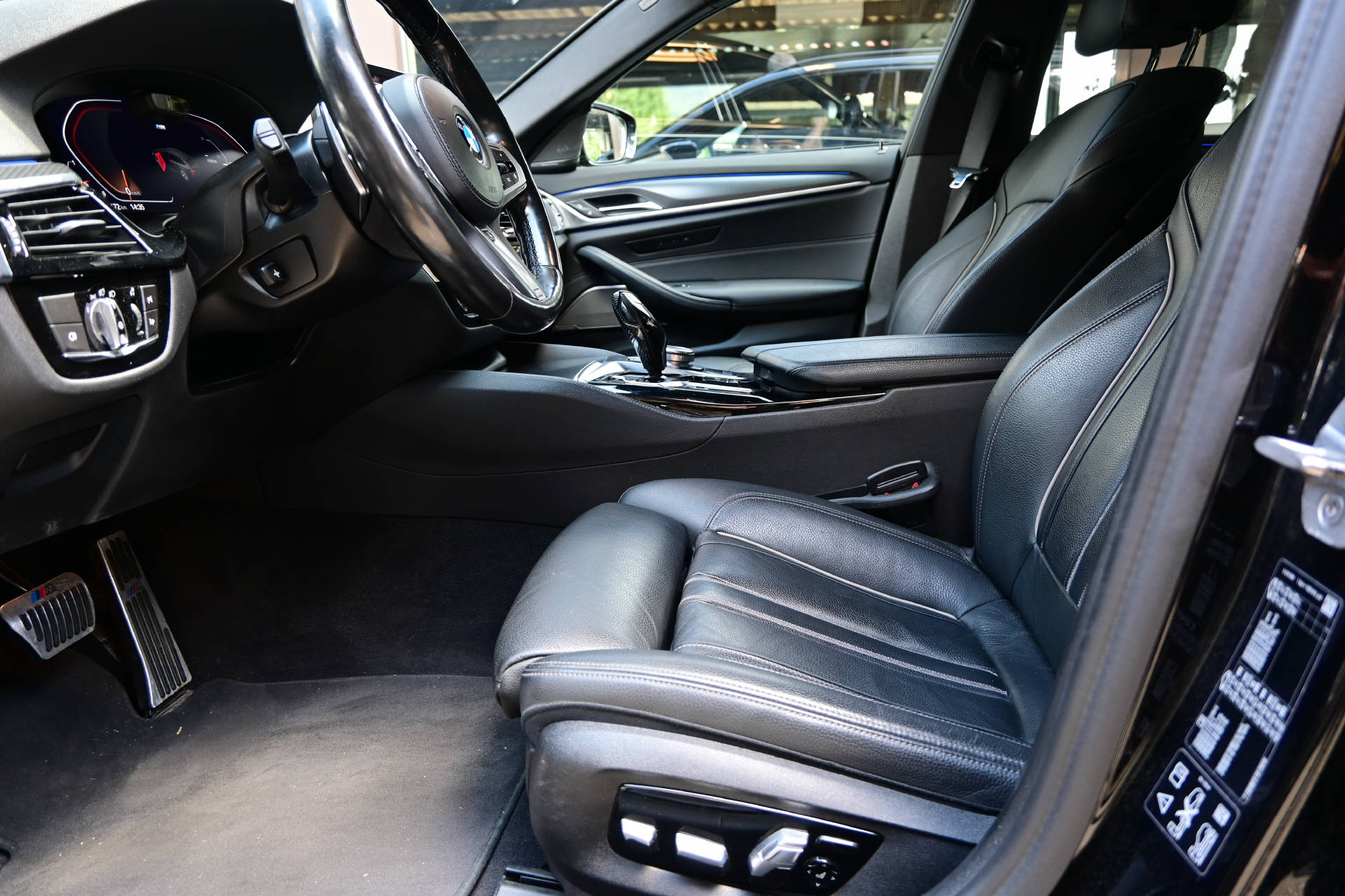 BMW 540d xDrive Touring *M-Sport*H&K*HUD*Laser Light*-image-10