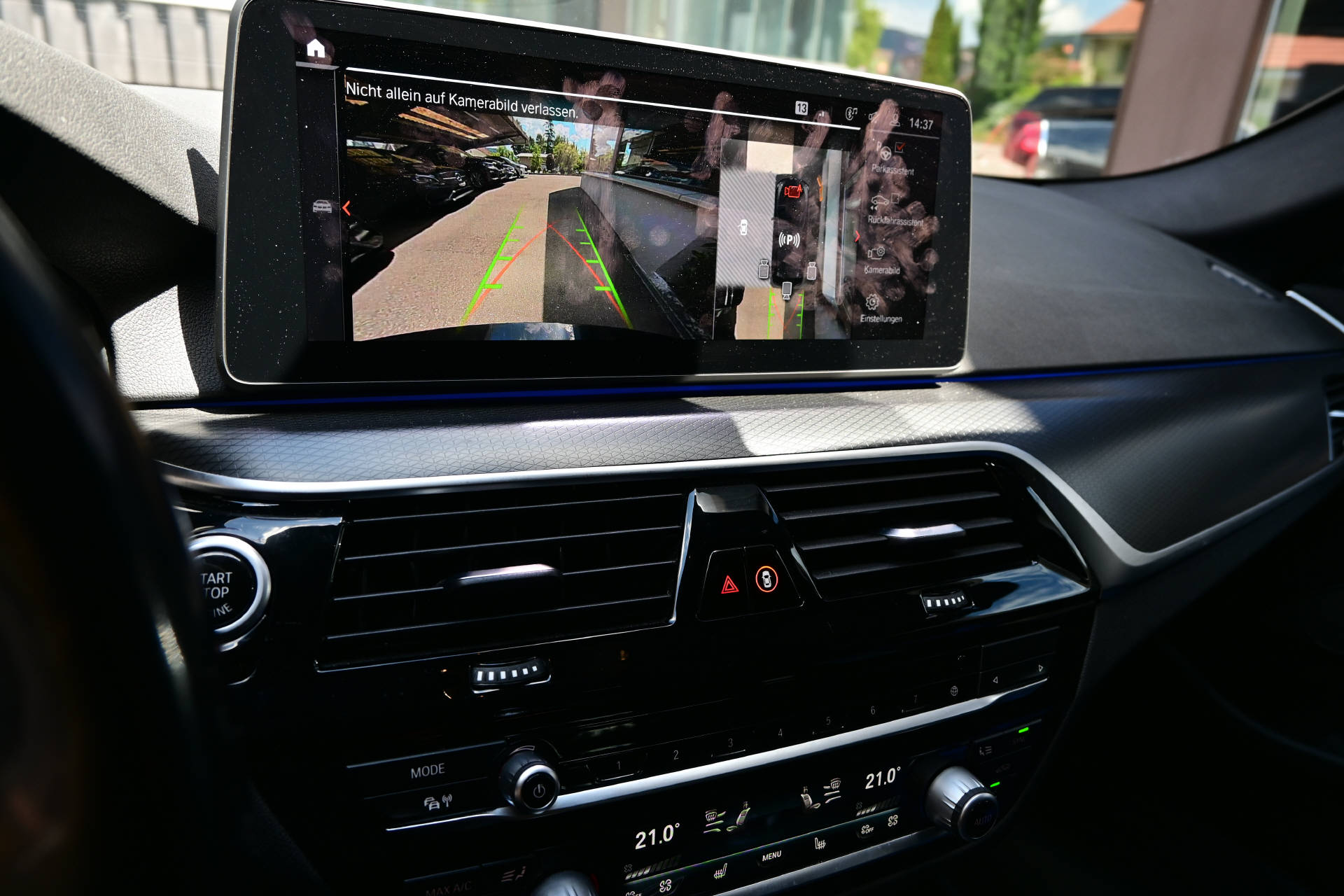 BMW 540d xDrive Touring *M-Sport*H&K*HUD*Laser Light*-image-19