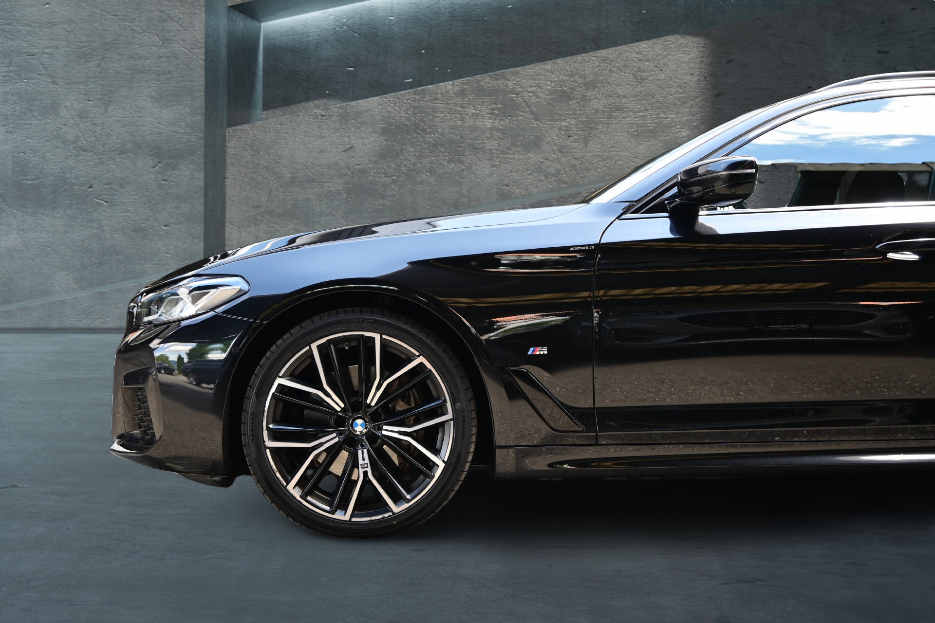 BMW 540d xDrive Touring *M-Sport*H&K*HUD*Laser Light*-showroom-element-3