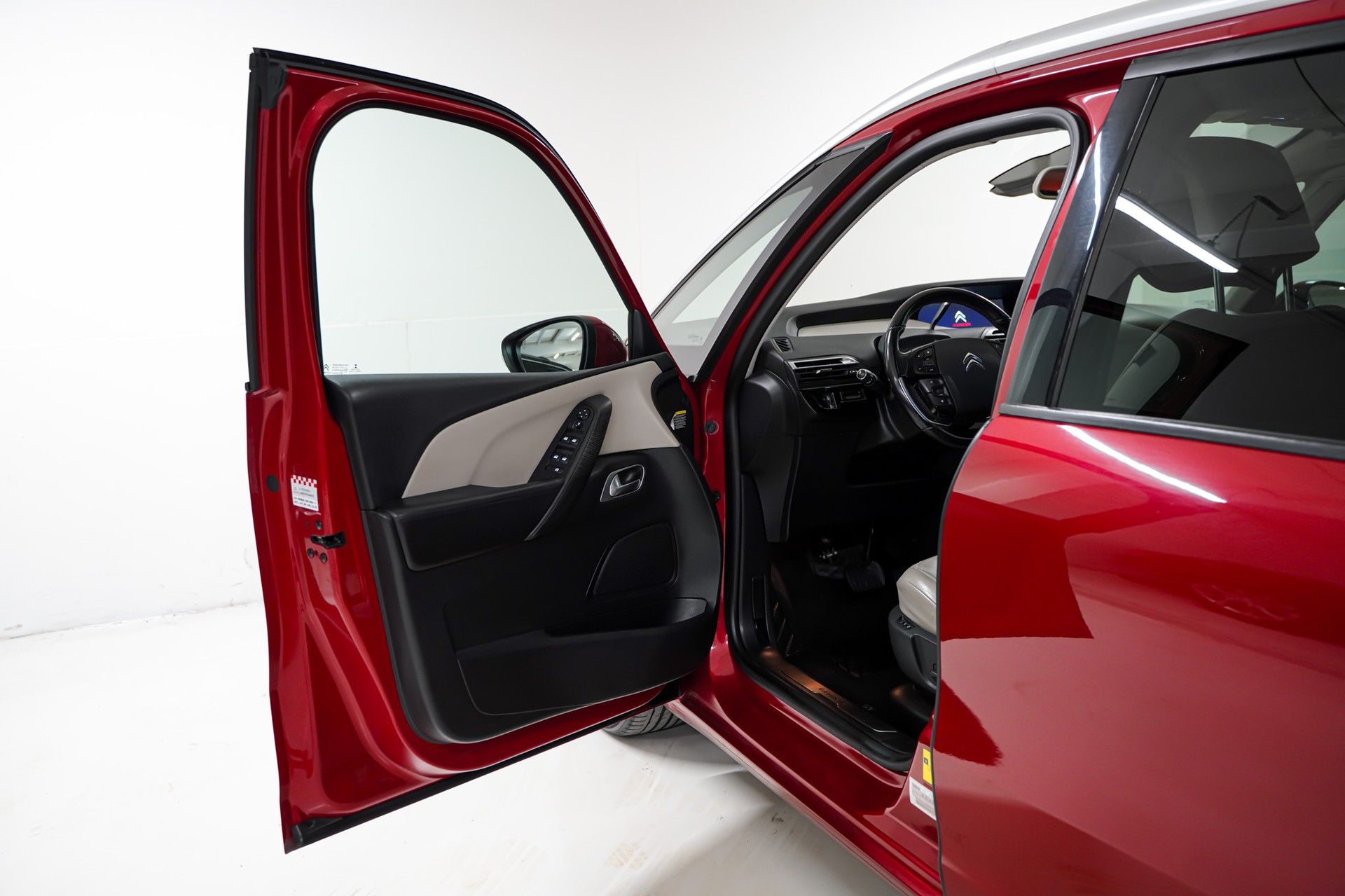 CITROEN Grand C4 Picasso 1.6i 16V e-THP Exclusive-image-7