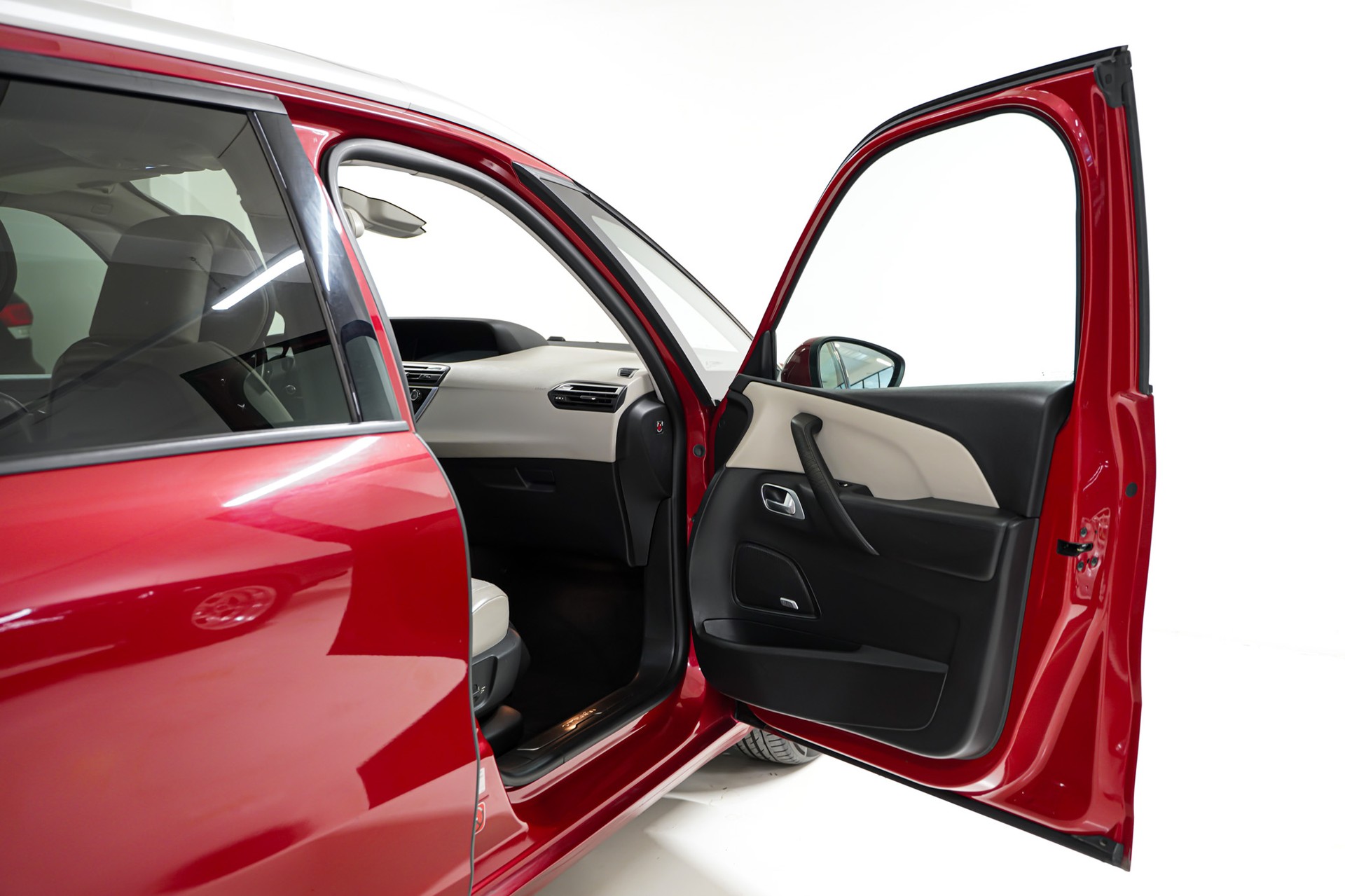 CITROEN Grand C4 Picasso 1.6i 16V e-THP Exclusive-image-14
