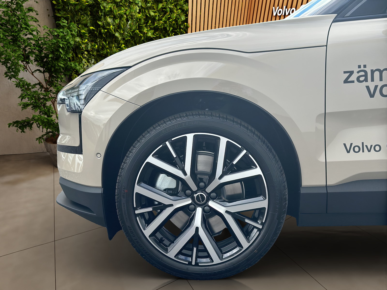 VOLVO EX 30 E60 Twin Ultra Performance AWD-image-7