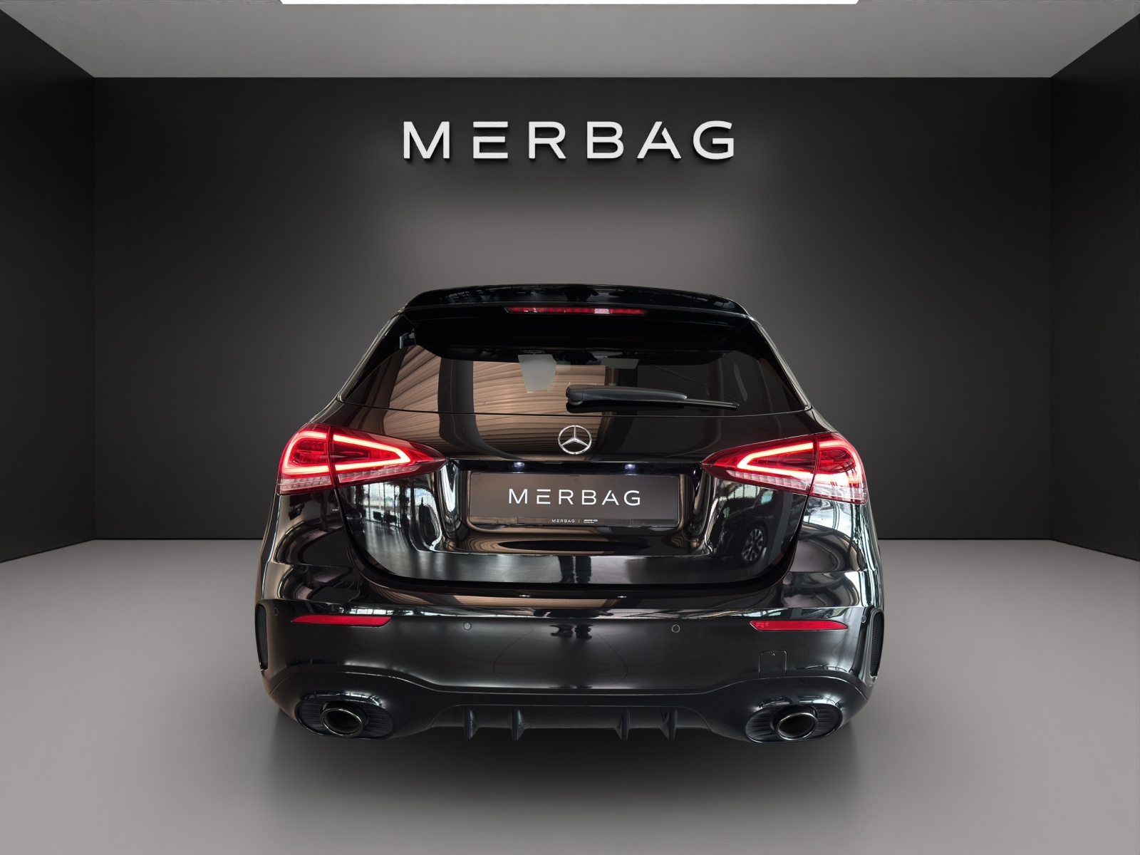 MERCEDES-BENZ A 35 AMG 4Matic-image-4