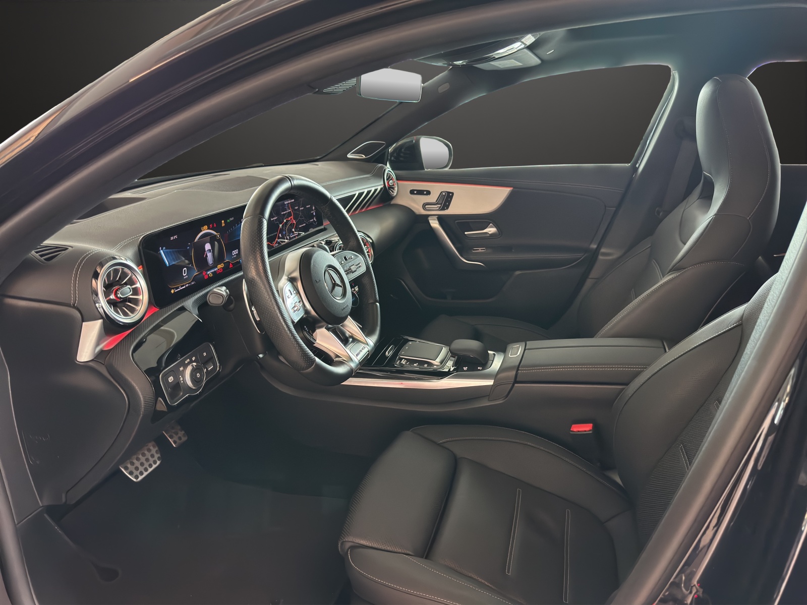 MERCEDES-BENZ A 35 AMG 4Matic-image-8