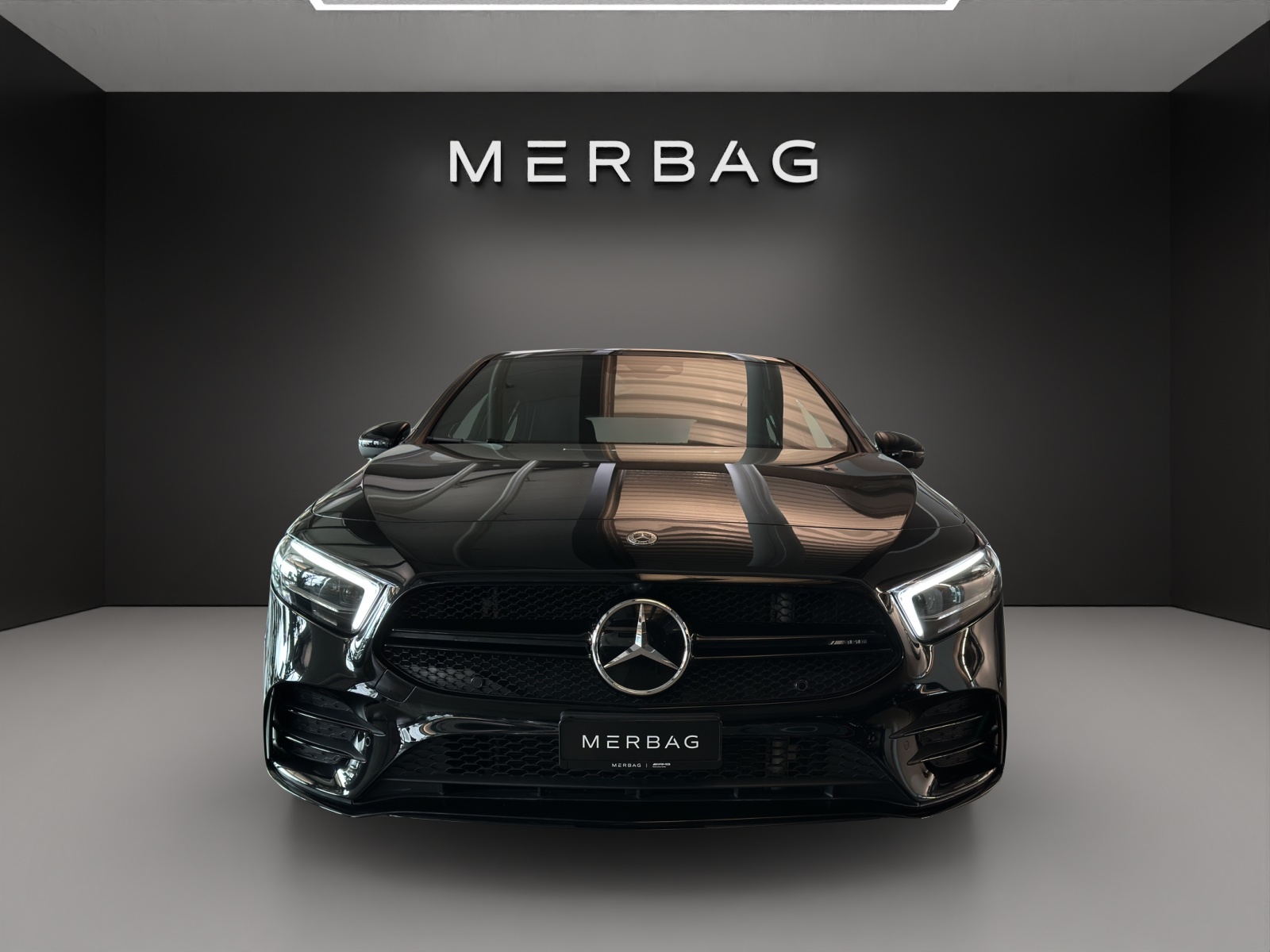 MERCEDES-BENZ A 35 AMG 4Matic-image-1