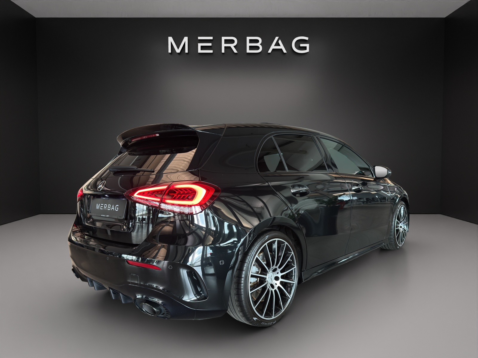 MERCEDES-BENZ A 35 AMG 4Matic-image-5