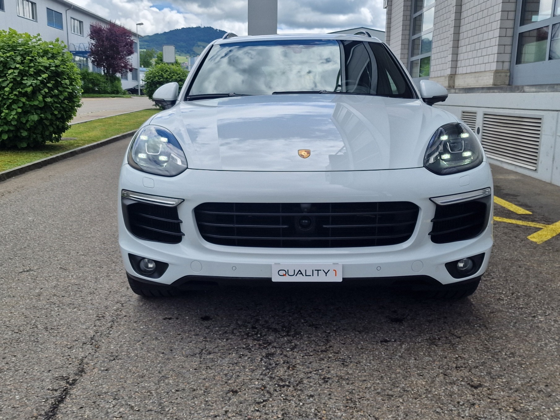 PORSCHE Cayenne Diesel Platinum Edition-image-2