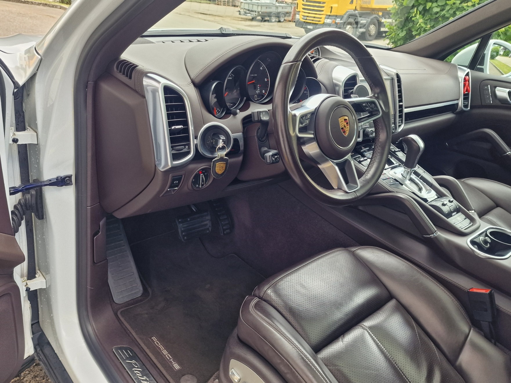 PORSCHE Cayenne Diesel Platinum Edition-image-8