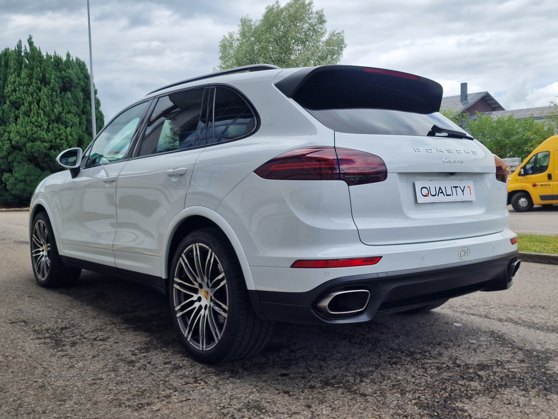 PORSCHE Cayenne Diesel Platinum Edition-image-5