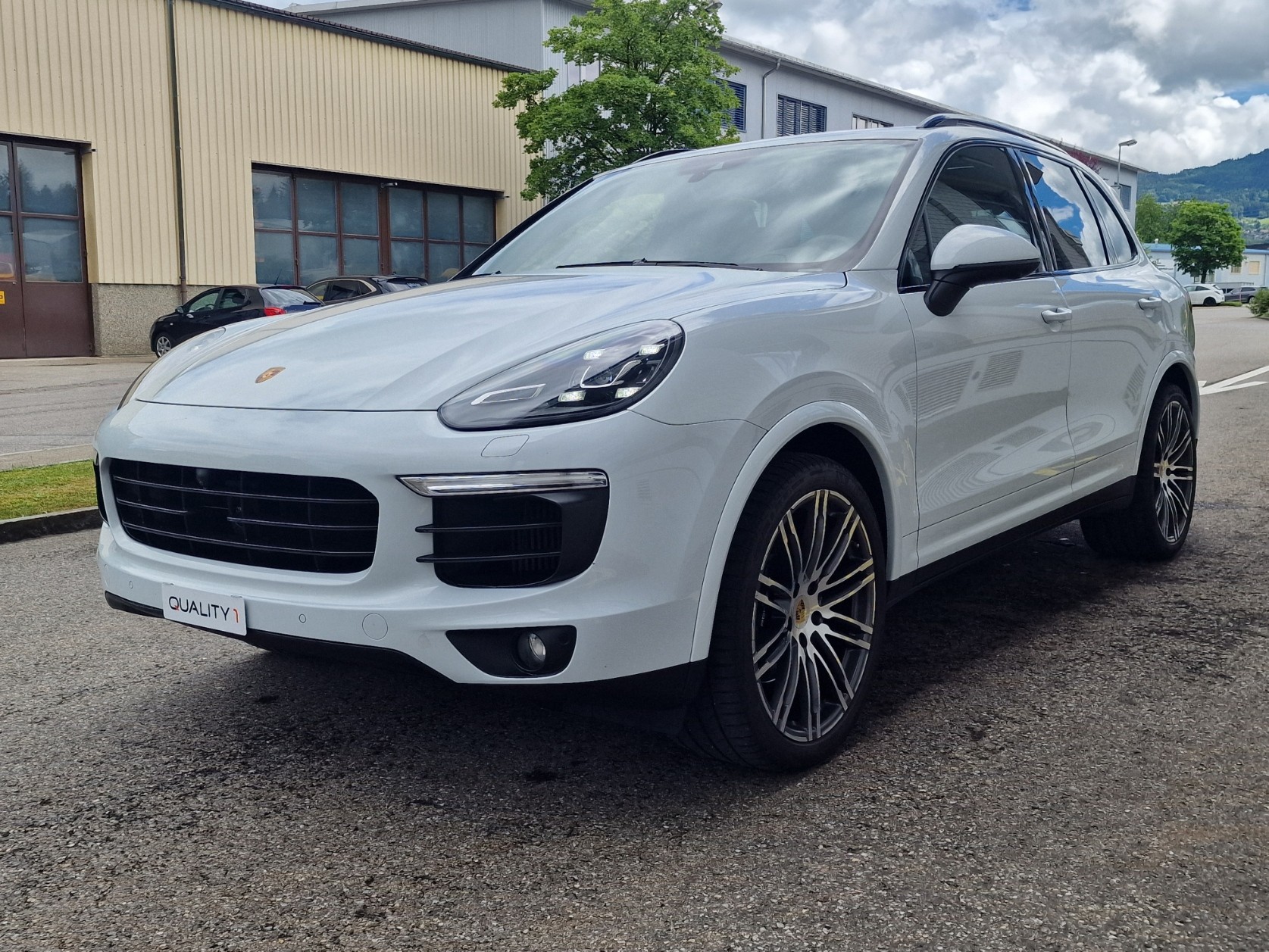 PORSCHE Cayenne Diesel Platinum Edition-image-1
