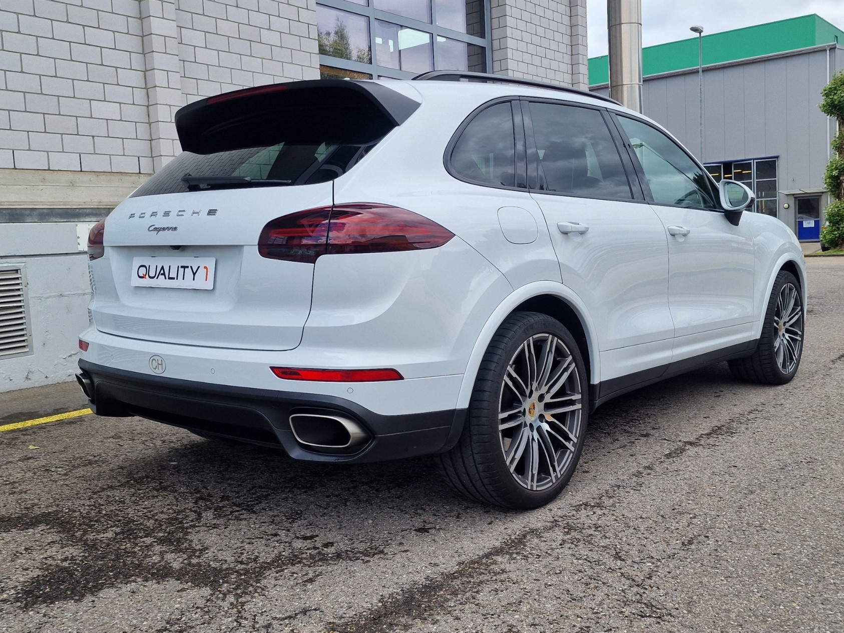 PORSCHE Cayenne Diesel Platinum Edition-image-4