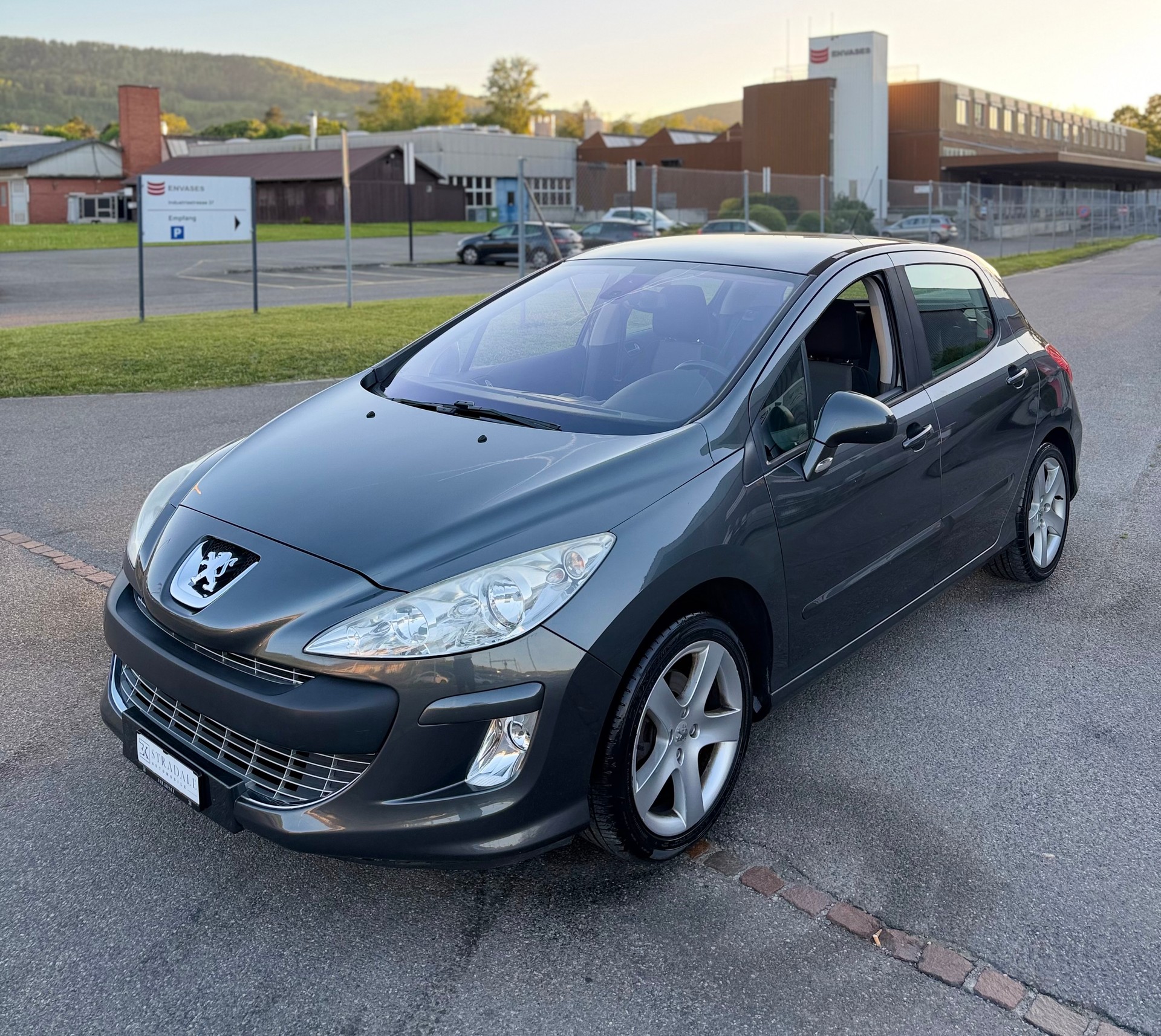 PEUGEOT 308 2.0 HDI Sport Pack Automatic-image-6